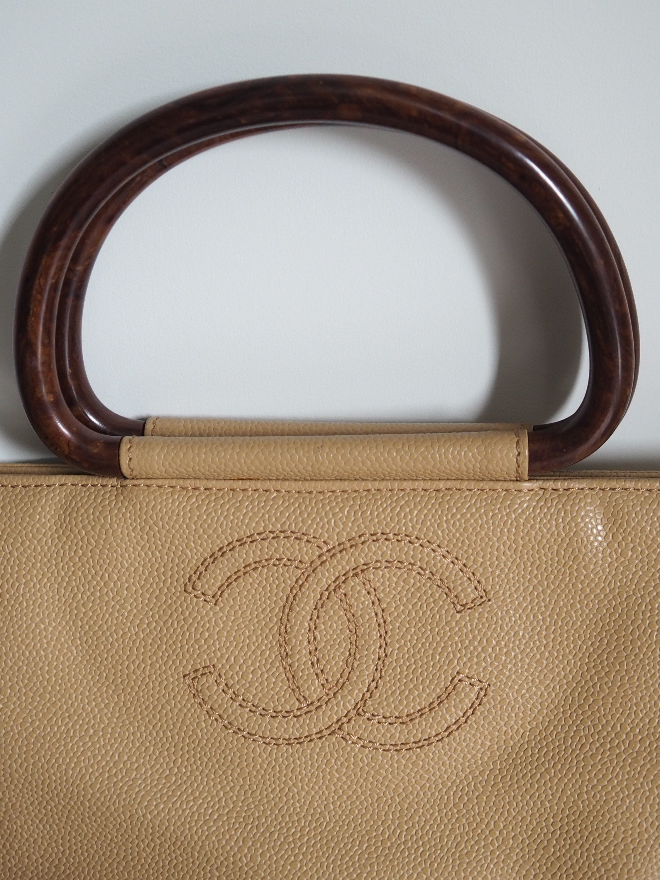 CHANEL Wood Handle Caviar Skin CC Logo Hand Bag Beige Vintage Authentic