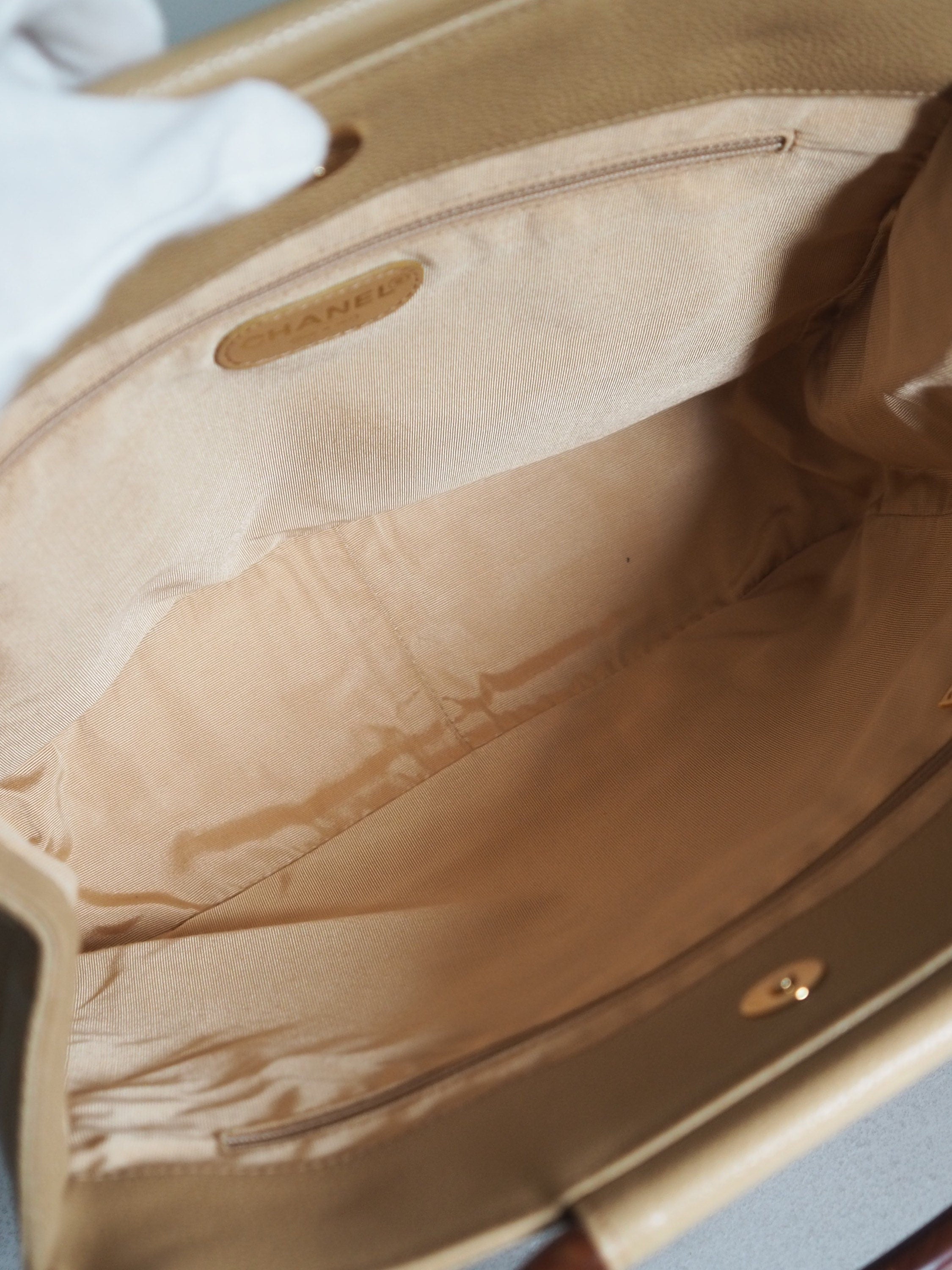 CHANEL Wood Handle Caviar Skin CC Logo Hand Bag Beige Vintage Authentic