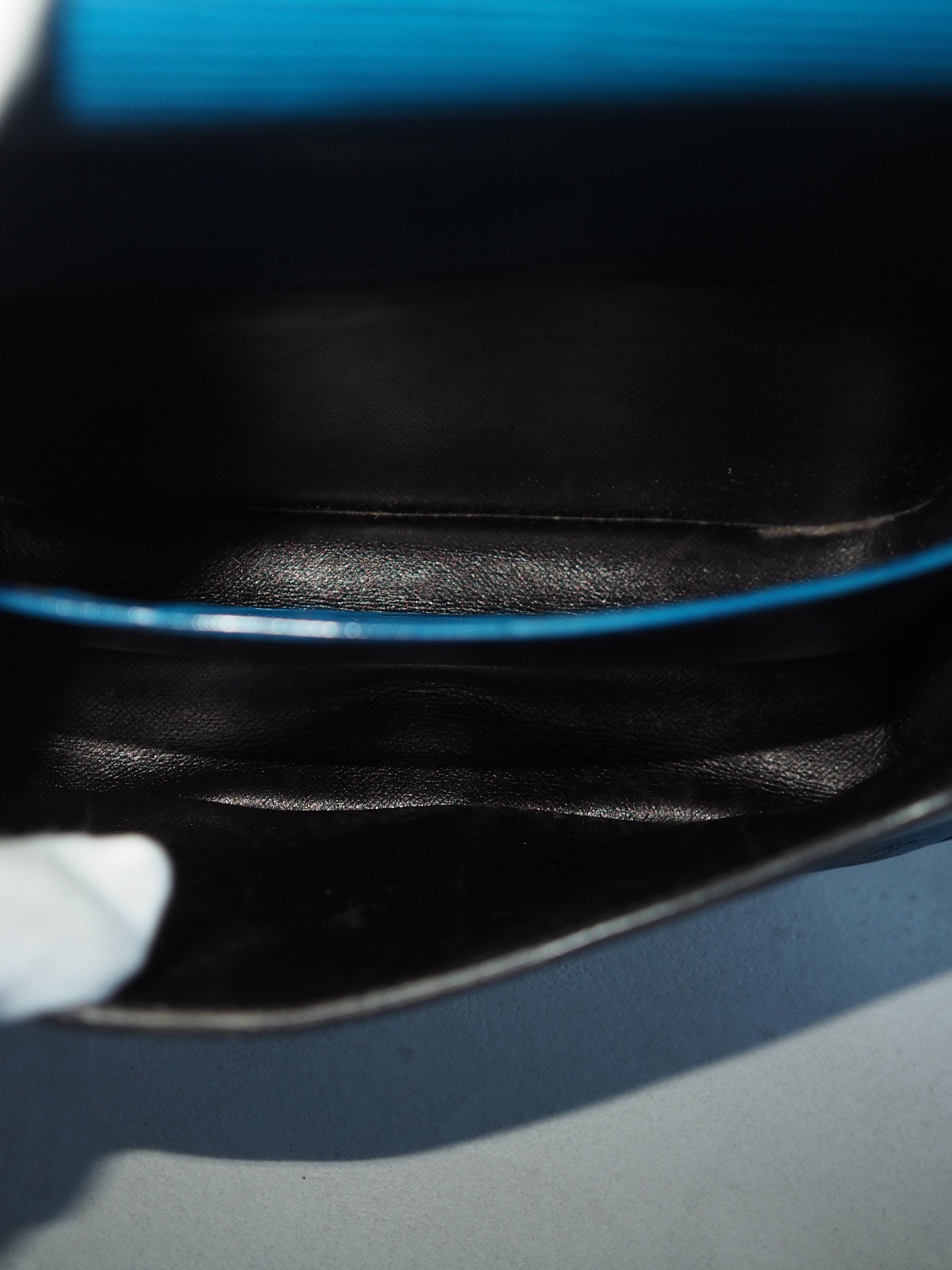 LOUIS VUITTON Epi Cartouchiere MM Cross Body Shoulder Bag Blue Lv Vintage Authentic