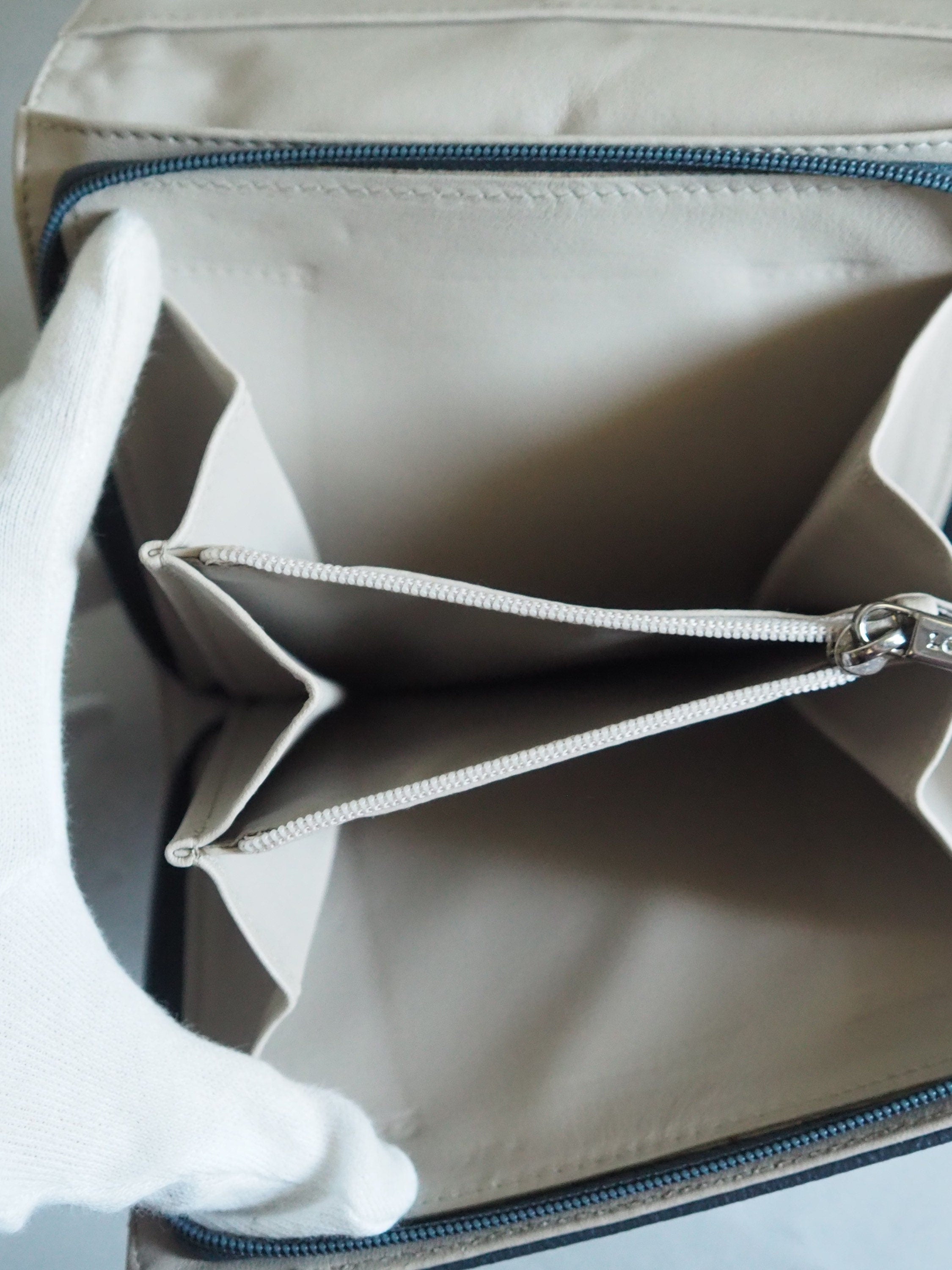 LOEWE Repeat Anagram Shoulder bag Wallet Navy Leather Vintage Authentic