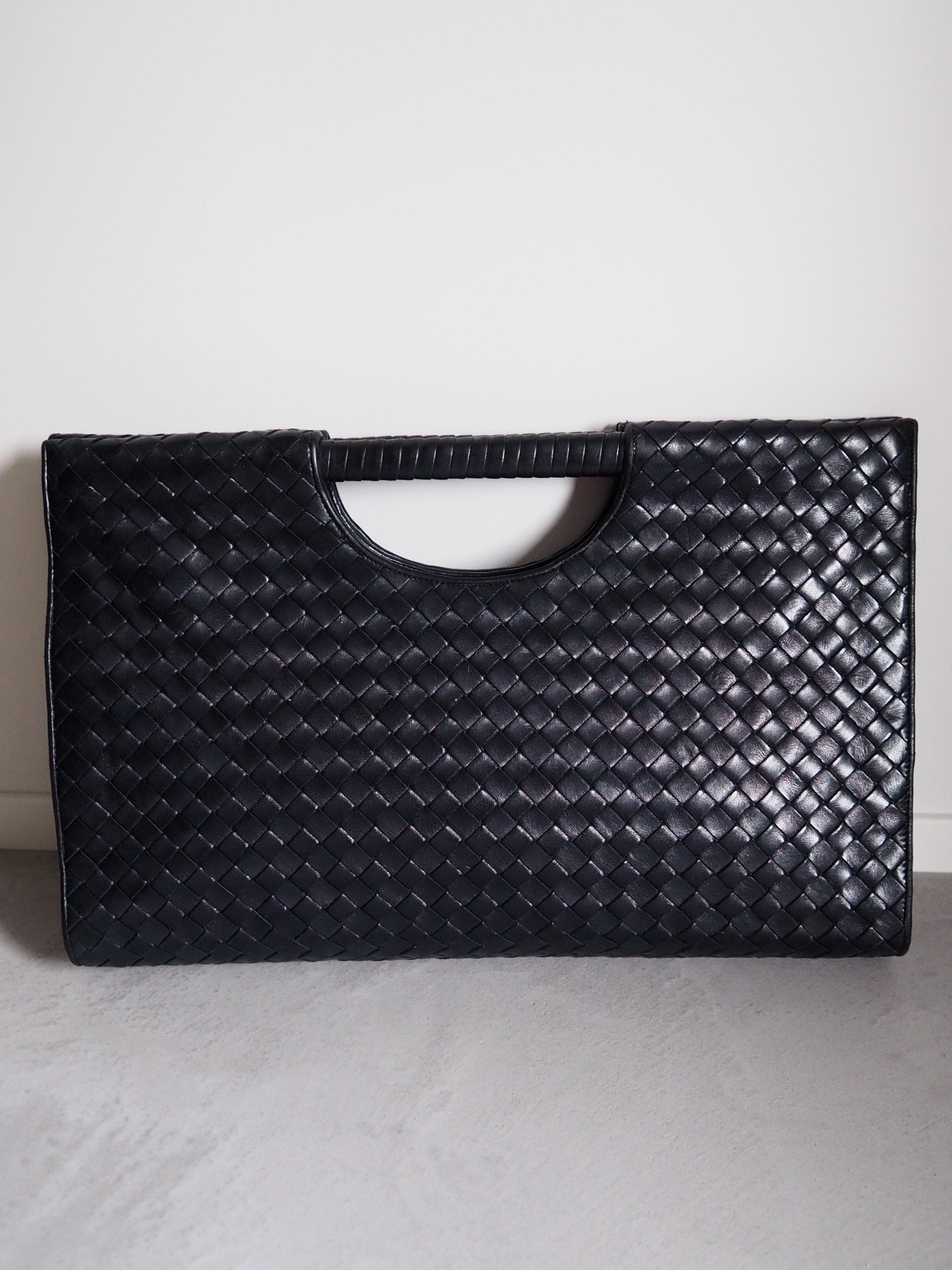 BOTTEGA VENETA Intrecciato Leather Handbag Clutch Black Leather Vintage Authentic