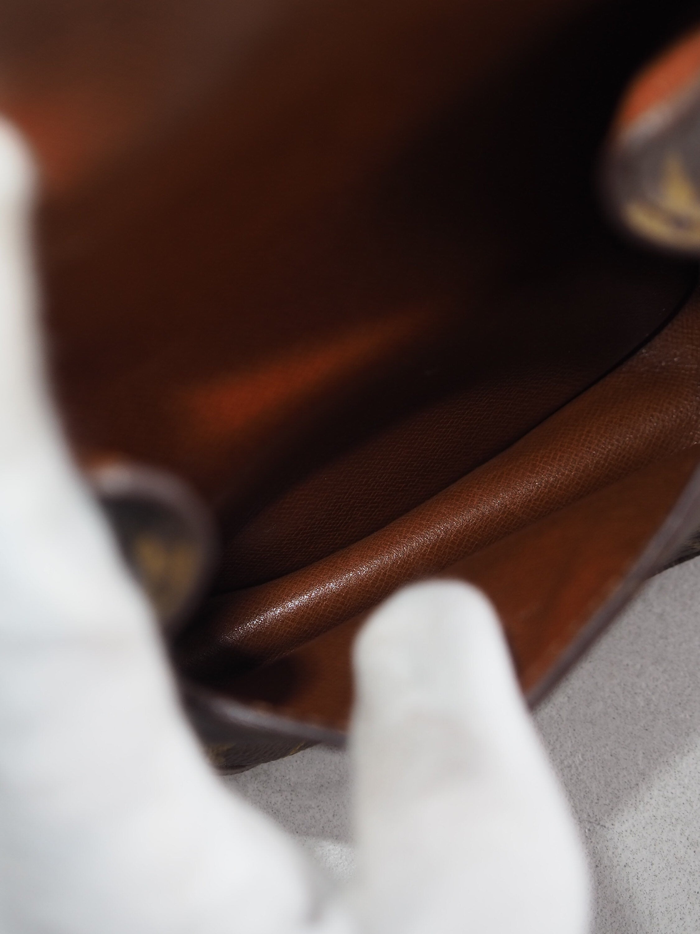 LOUIS VUITTON Monogram Bebe Saint Cloud Brown M5124 Shoulder Bag lV Vintage Cross body Authentic