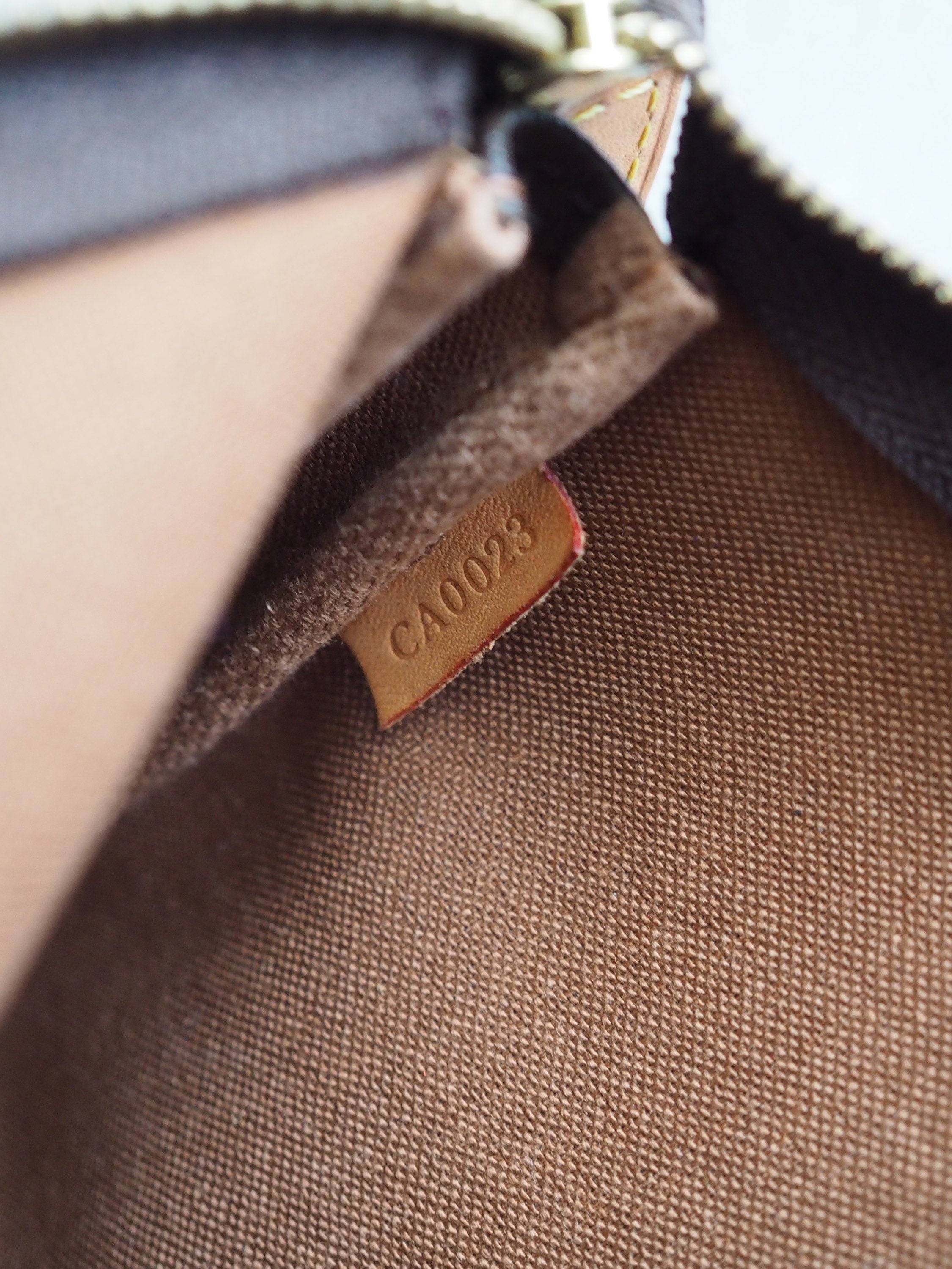 LOUIS VUITTON Monogram Pochette Accessoires Pouch Mini hand Bag Vintage Authentic