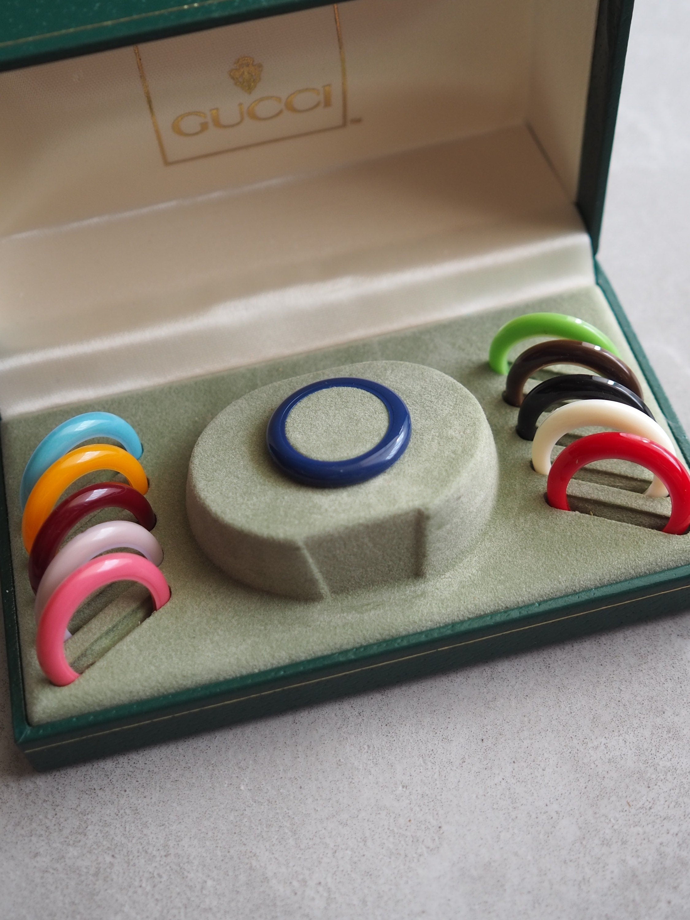 GUCCI Change Bezel Watch 12 colors Bangle Wristwatch Accessories Gold