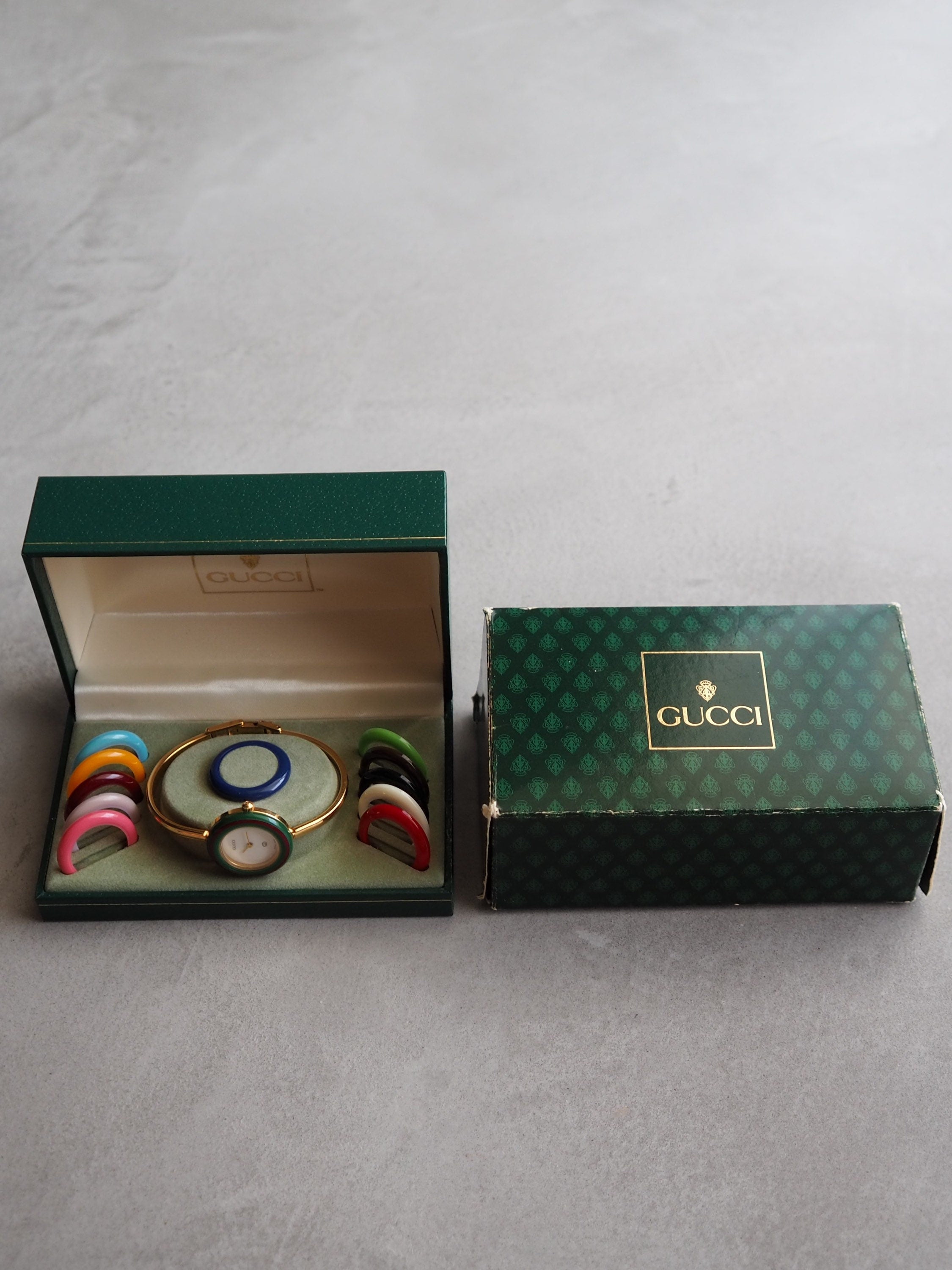 GUCCI Change Bezel Watch 12 colors Bangle Wristwatch Accessories Gold