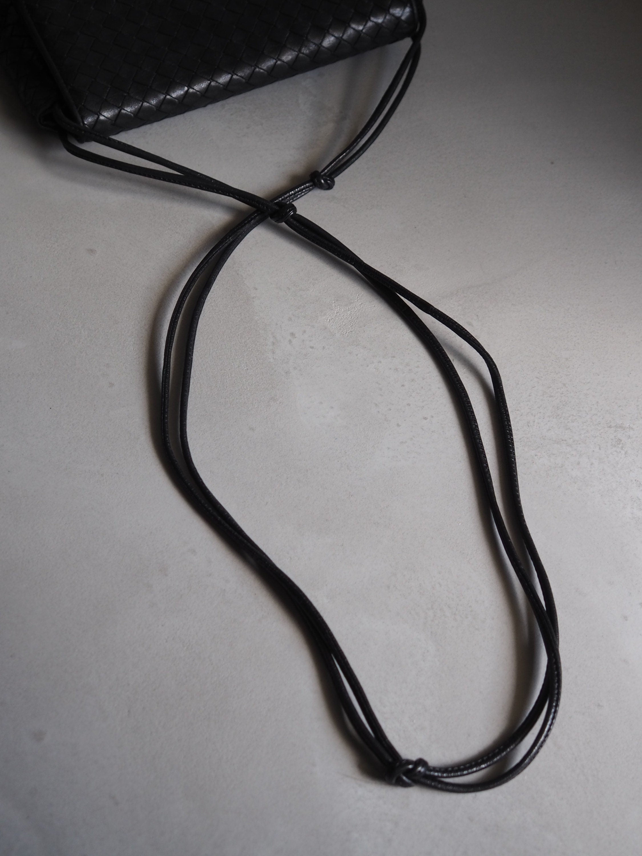 BOTTEGA VENETA Intrecciato Shoulder bag Leather Black Leather Vintage Authentic