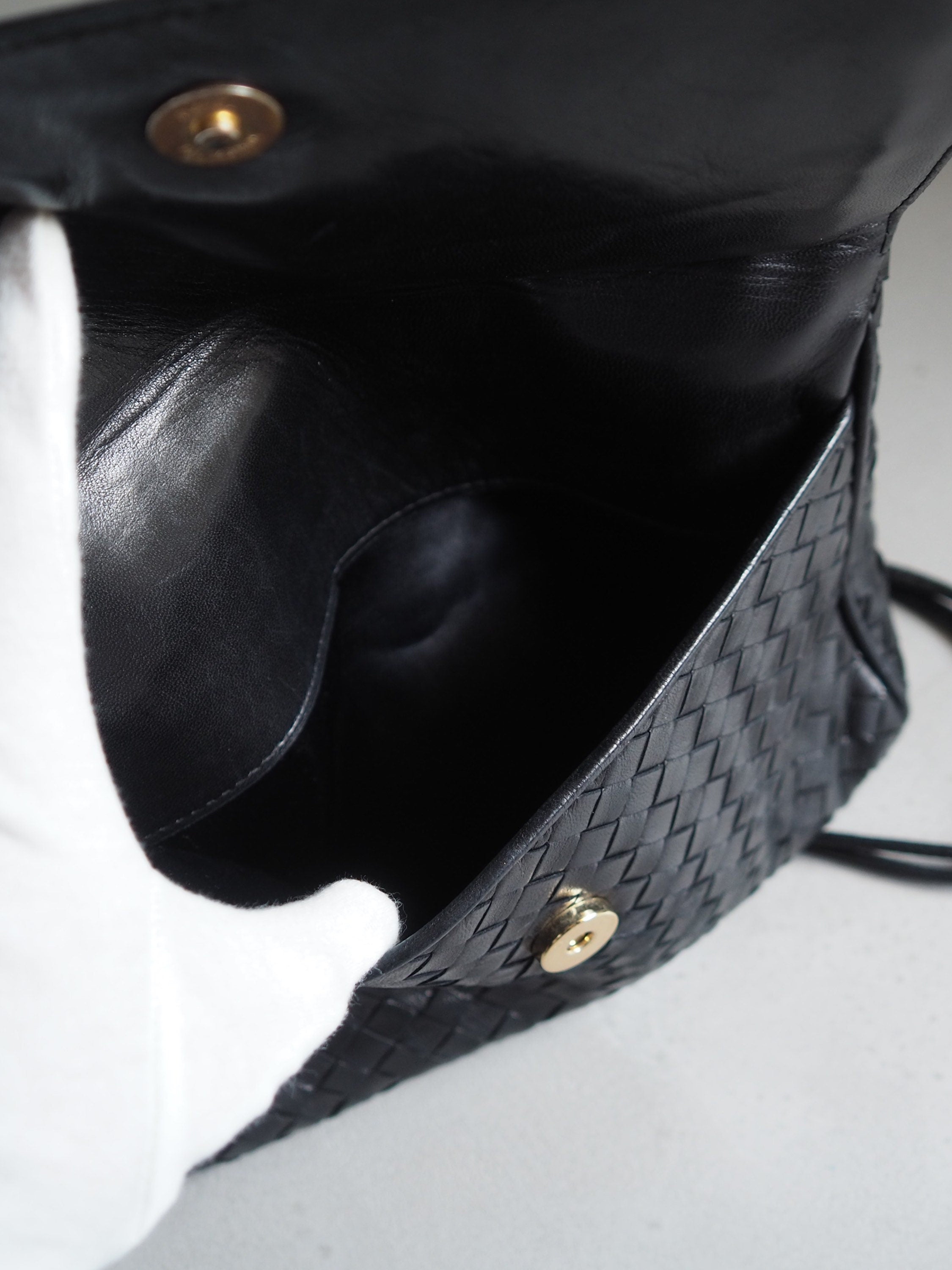 BOTTEGA VENETA Intrecciato Shoulder bag Leather Black Leather Vintage Authentic