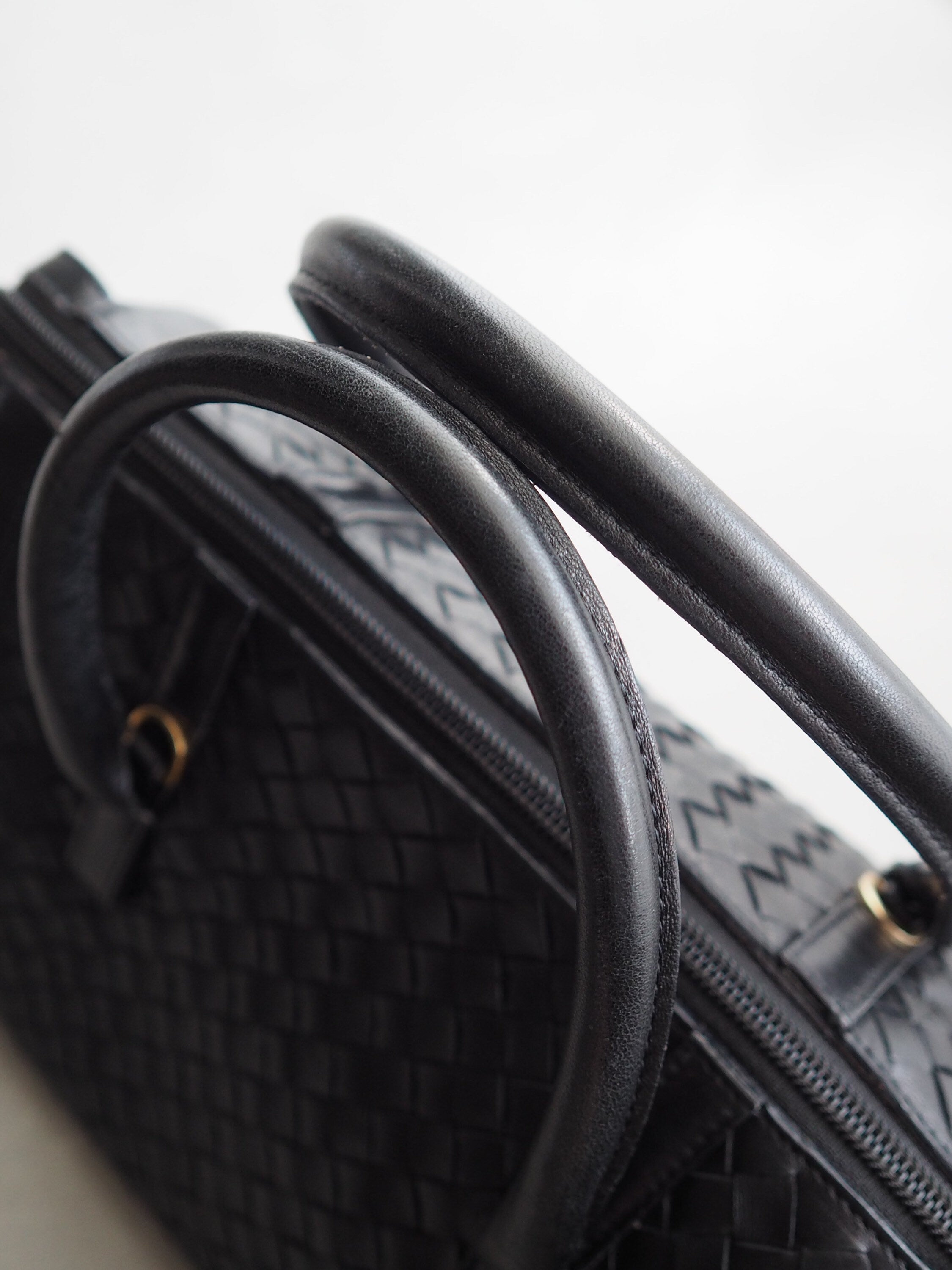 BOTTEGA VENETA Intrecciato Hand bag Leather Black Leather Vintage Authentic