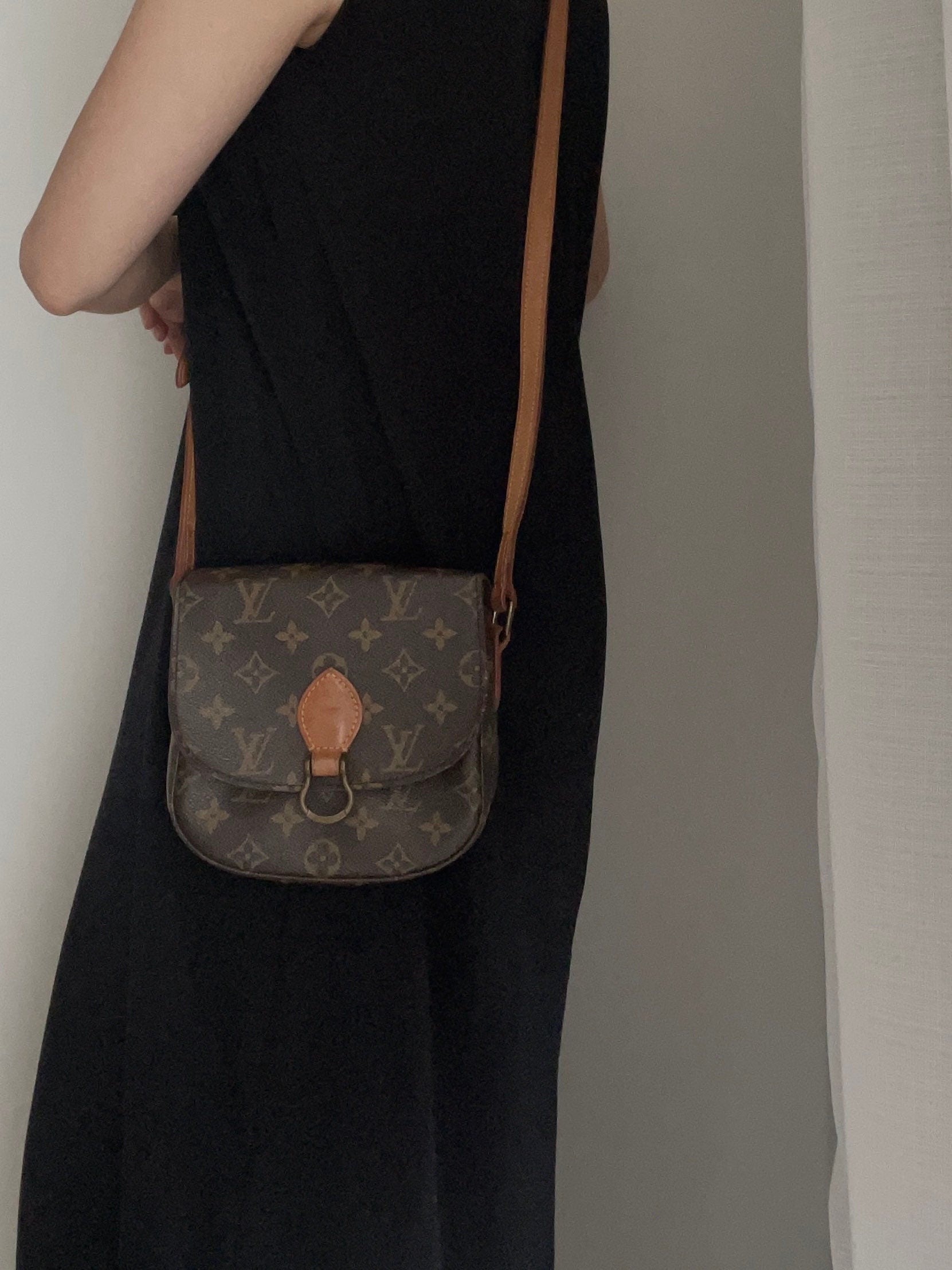 LOUIS VUITTON Monogram Saint Cloud PM Shoulder Bag lV Vintage Cross body Authentic