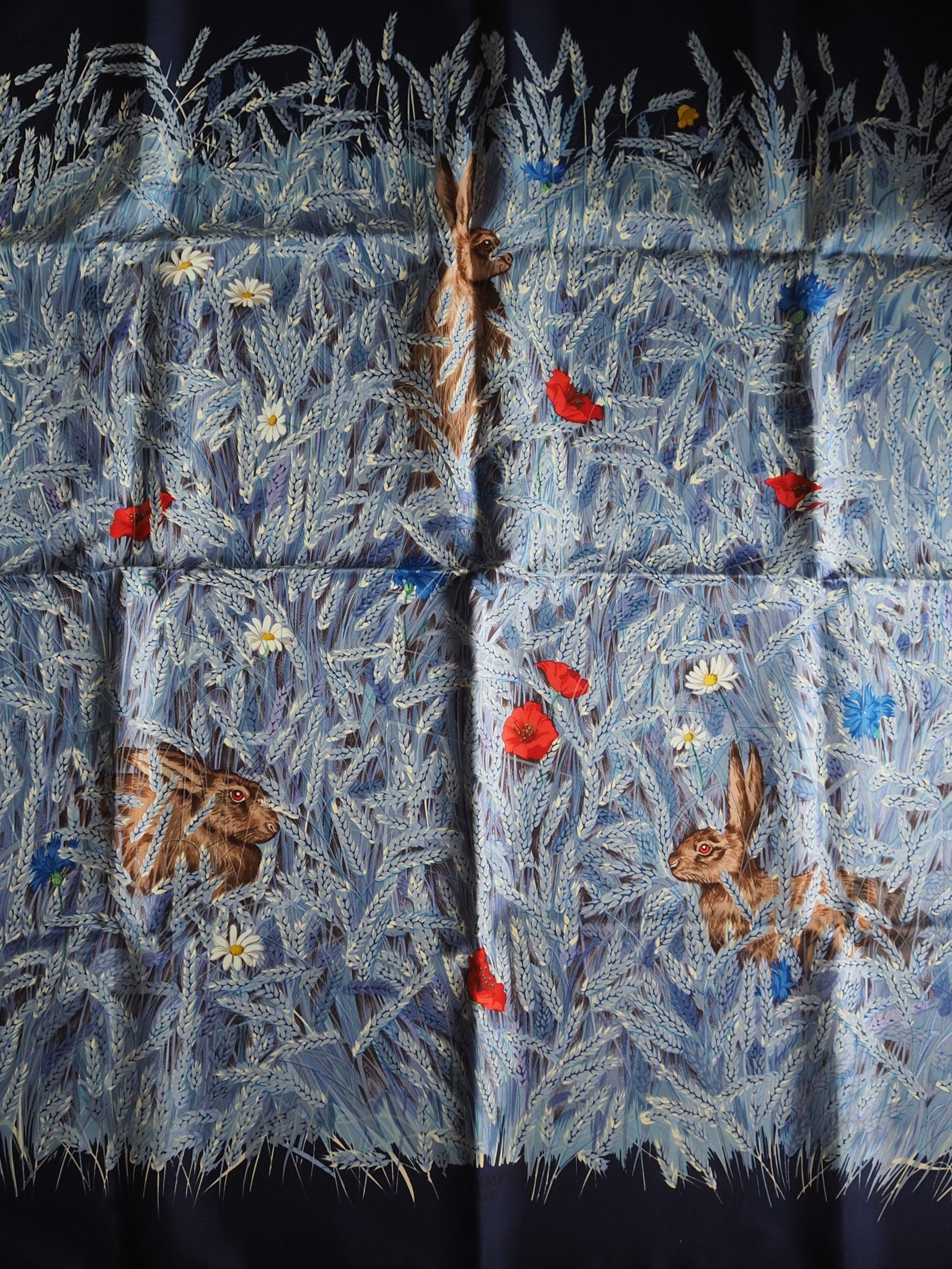 HERMES Scarf Carre 90 " Lapins Dans un Champ de " Blue Silk Rabbit Vintage Authentic
