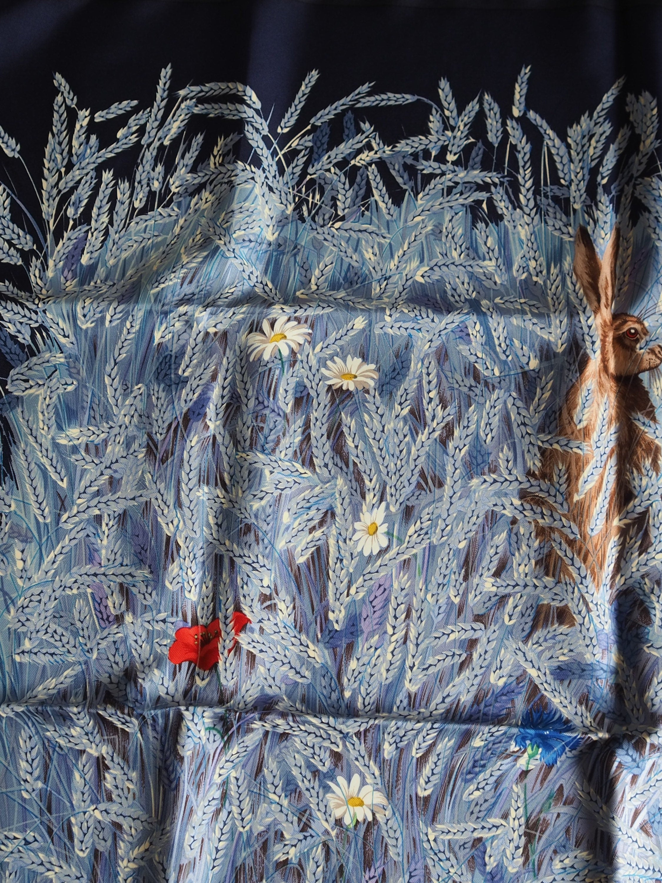 HERMES Scarf Carre 90 " Lapins Dans un Champ de " Blue Silk Rabbit Vintage Authentic