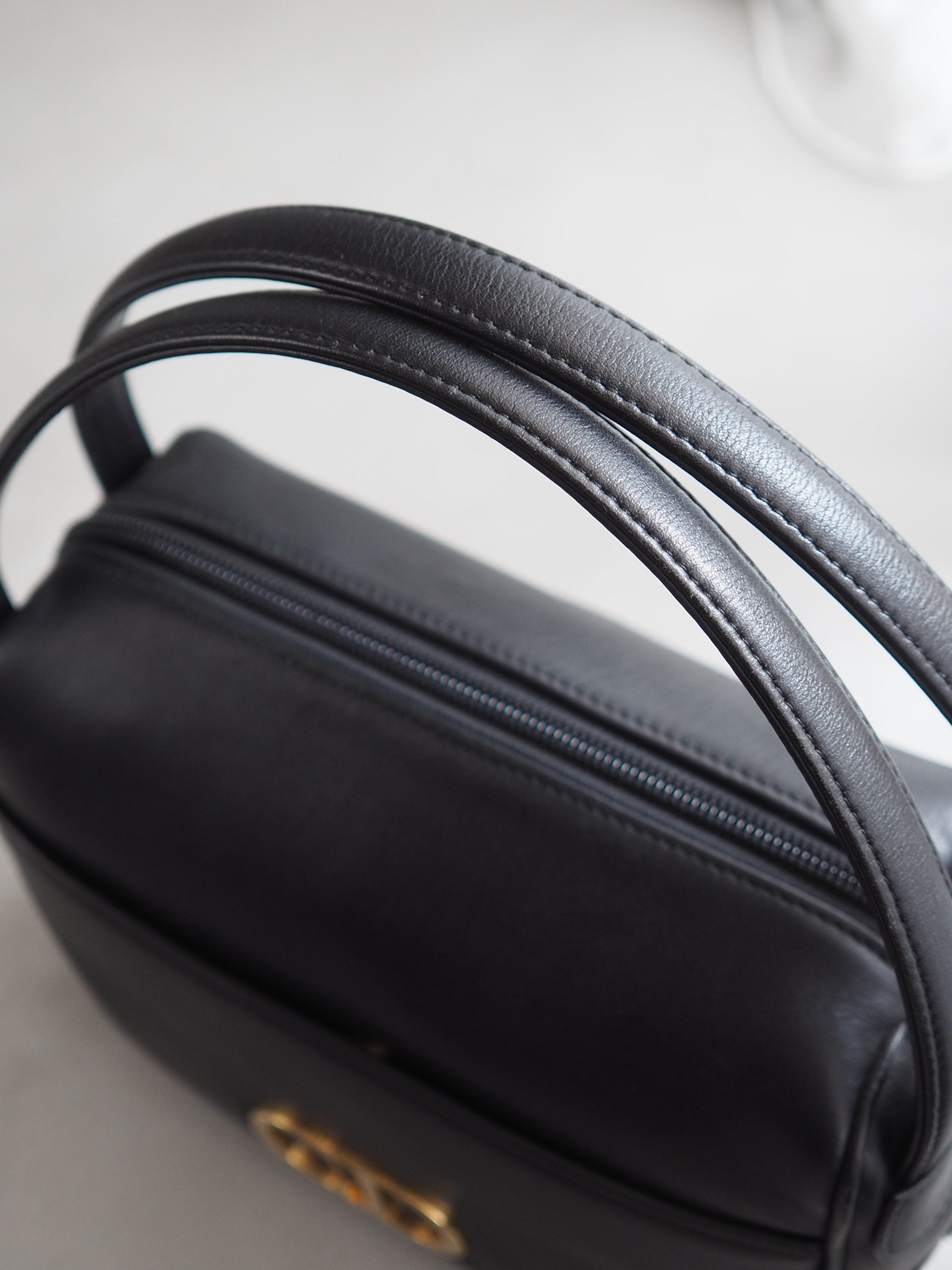 Christian Dior CD Logo Hand bag Black Leather Authentic