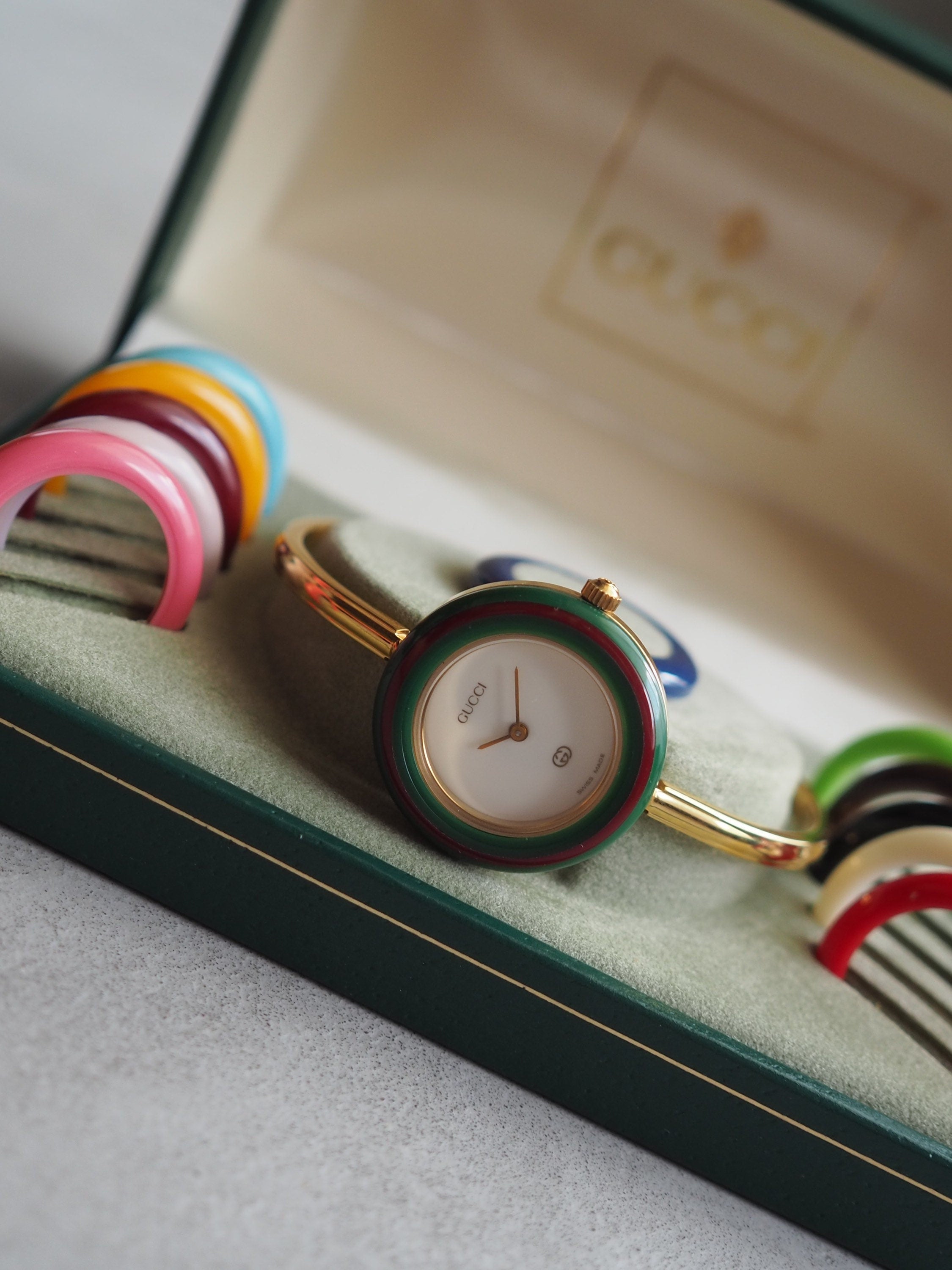 GUCCI Change Bezel Watch 12 colors Bangle Wristwatch Accessories Gold