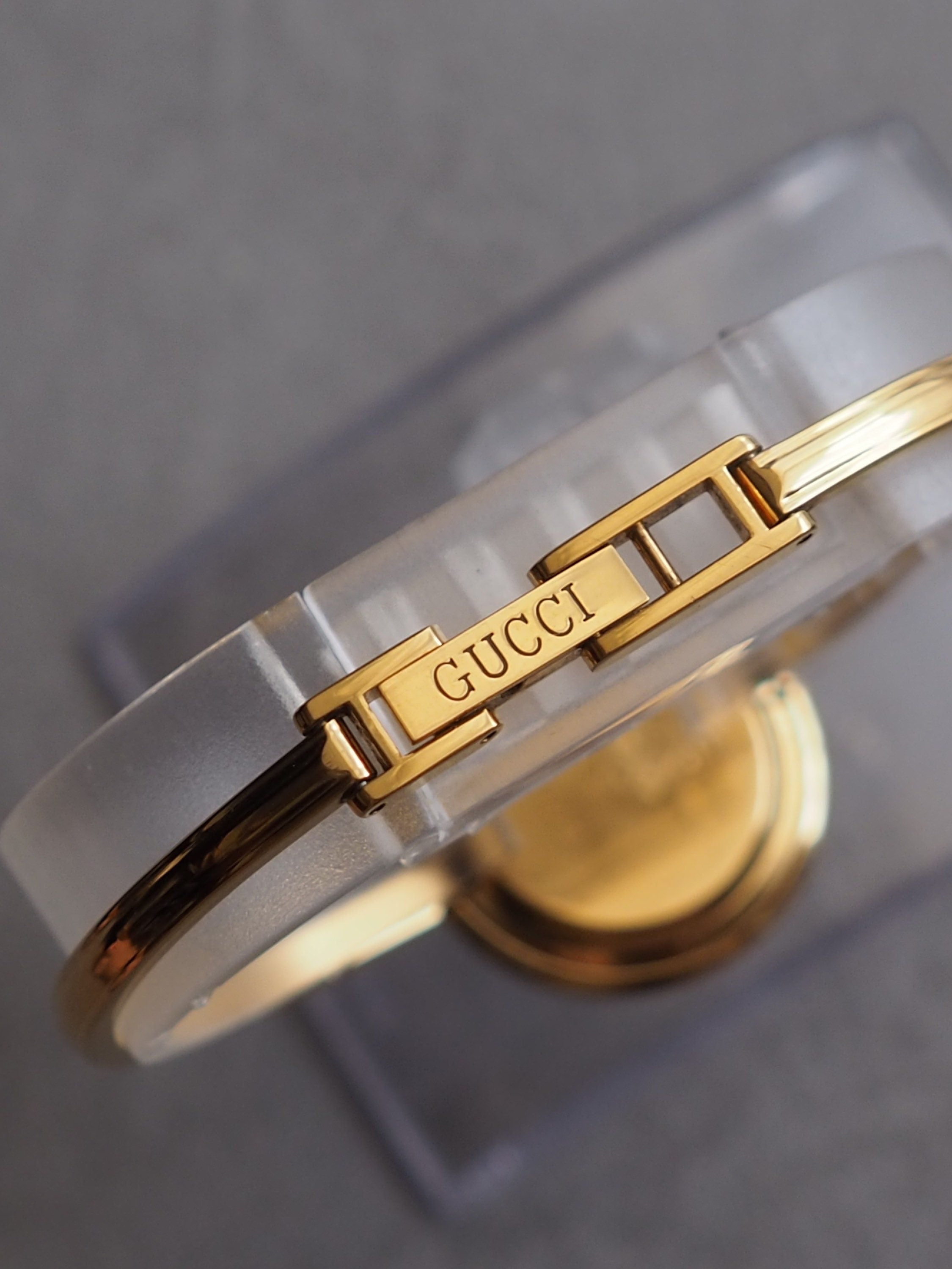 GUCCI Change Bezel Watch 12 colors Bangle Wristwatch Accessories Gold