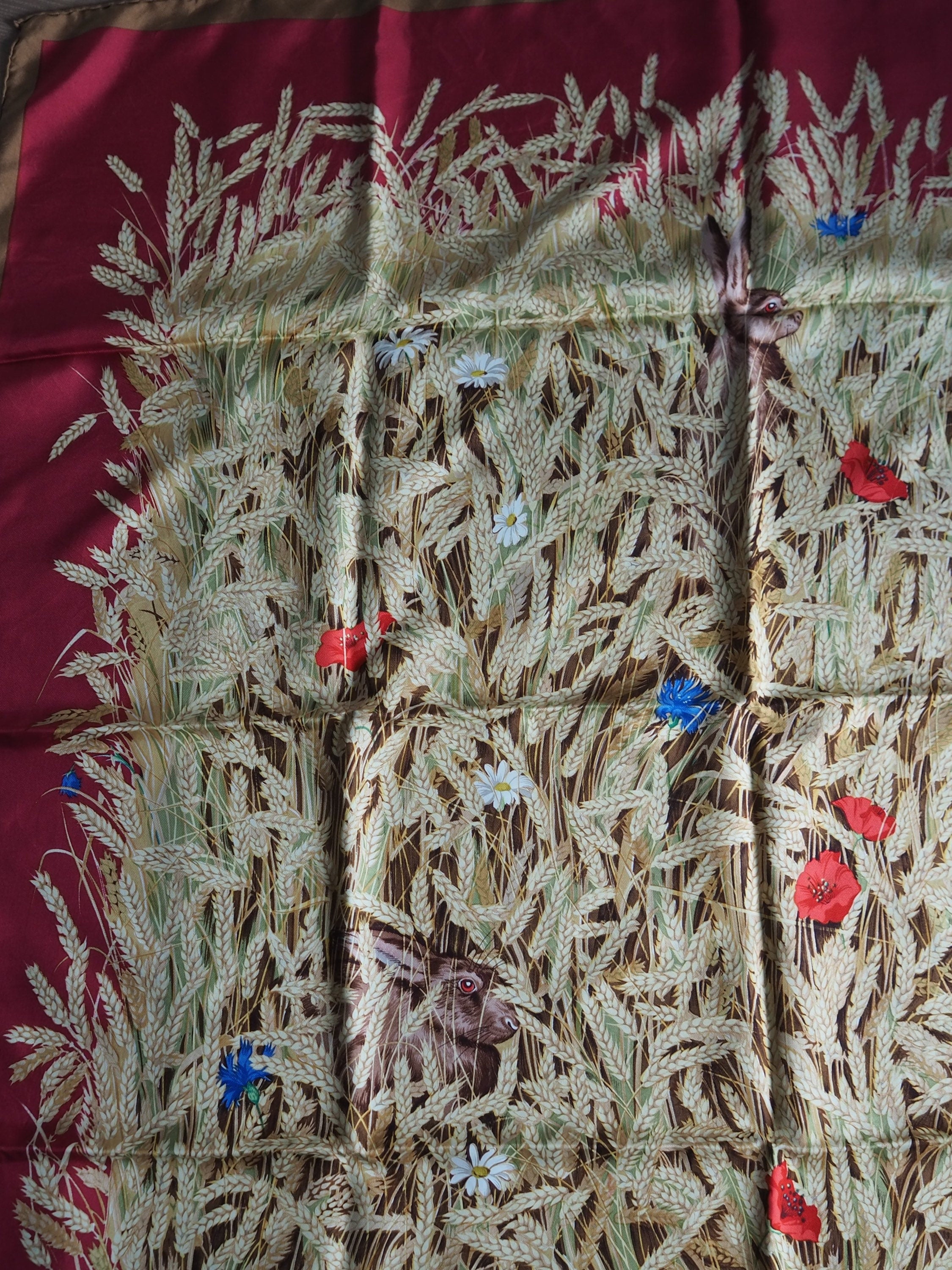 HERMES Scarf Carre 90 " Lapins Dans un Champ de " Bordeaux Silk Rabbit Vintage Authentic