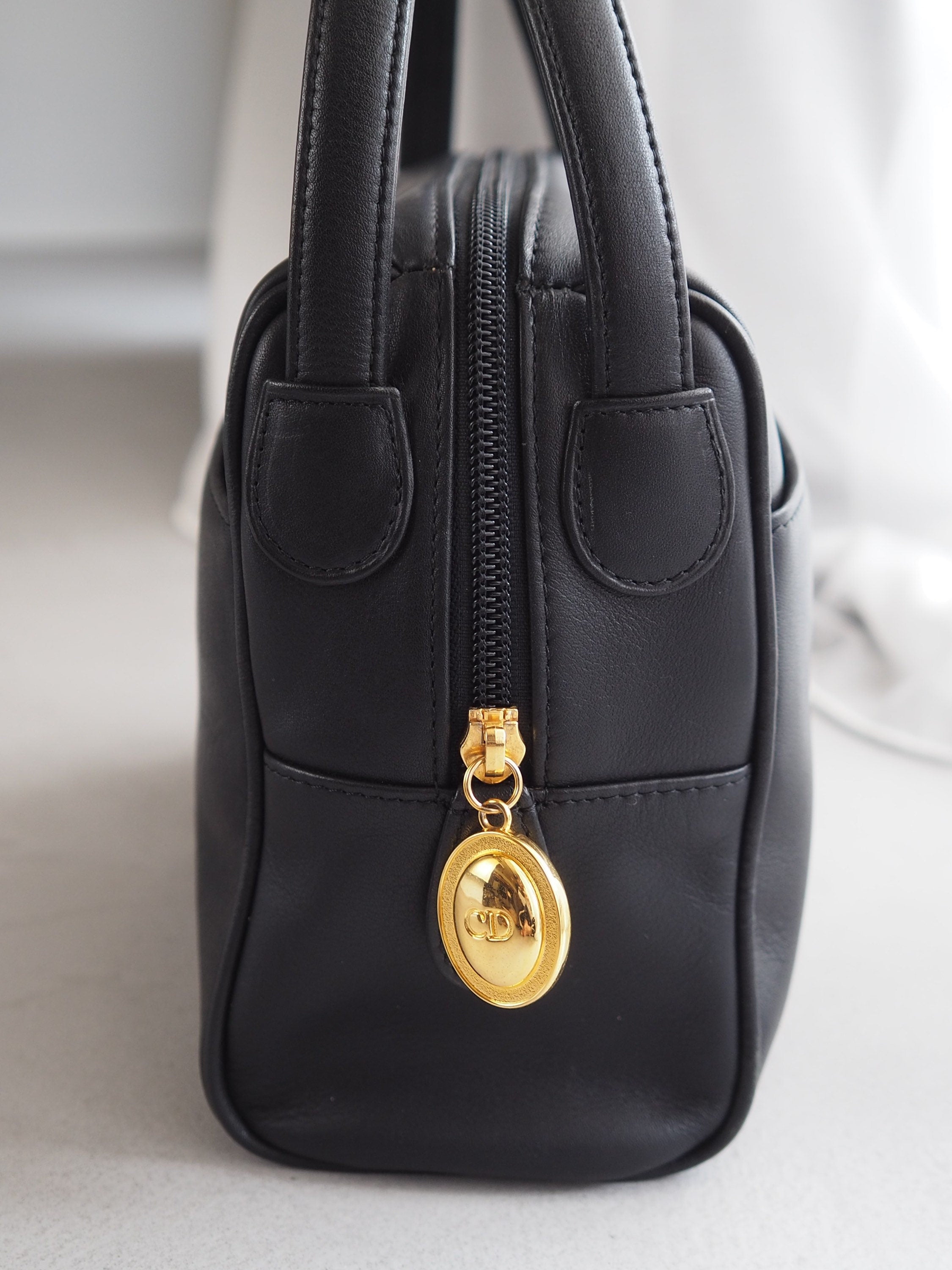 Christian Dior CD Logo Hand bag Black Leather Authentic