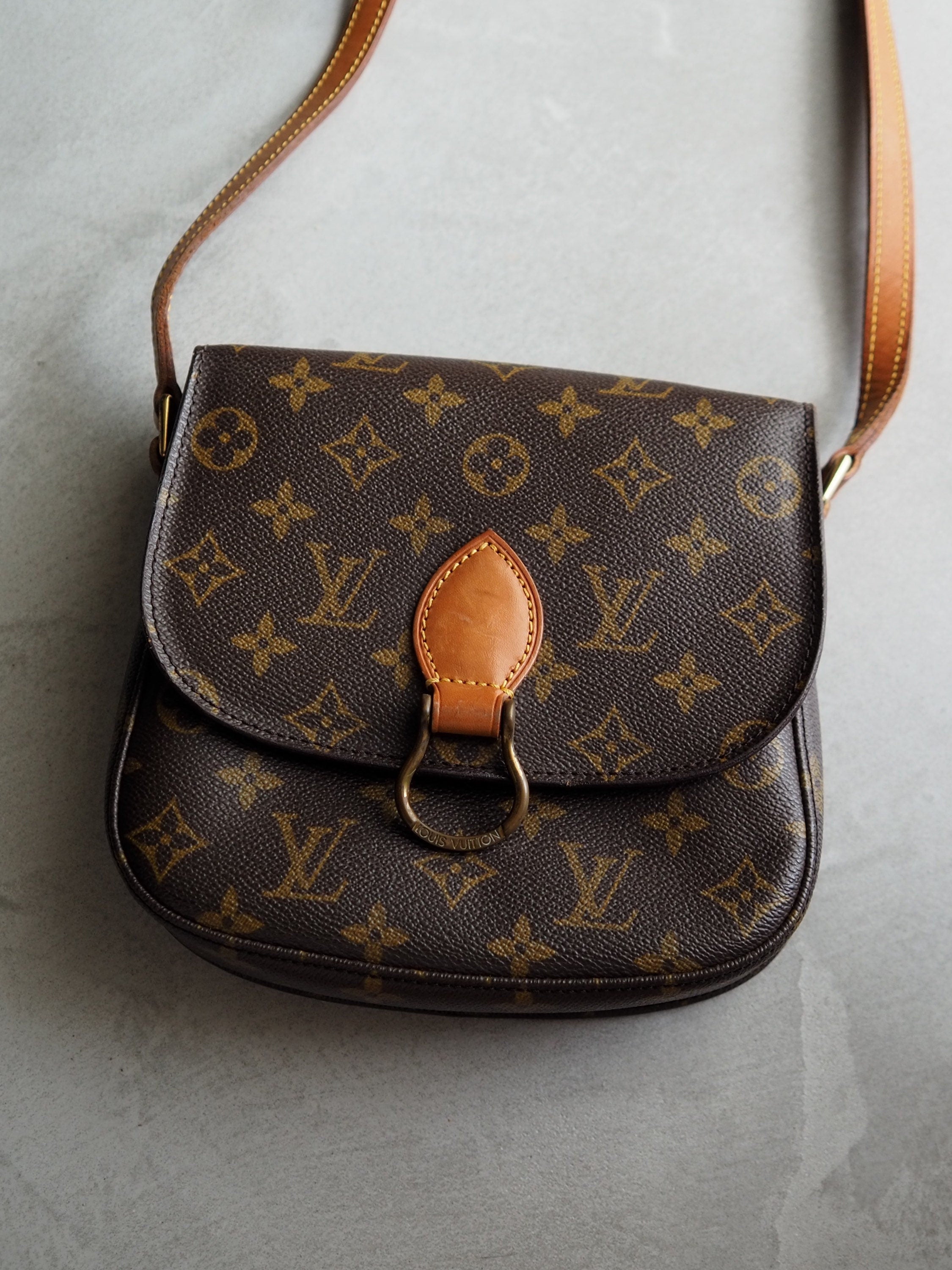 LOUIS VUITTON Monogram Saint Cloud MM Shoulder Bag lV Vintage Cross body Authentic