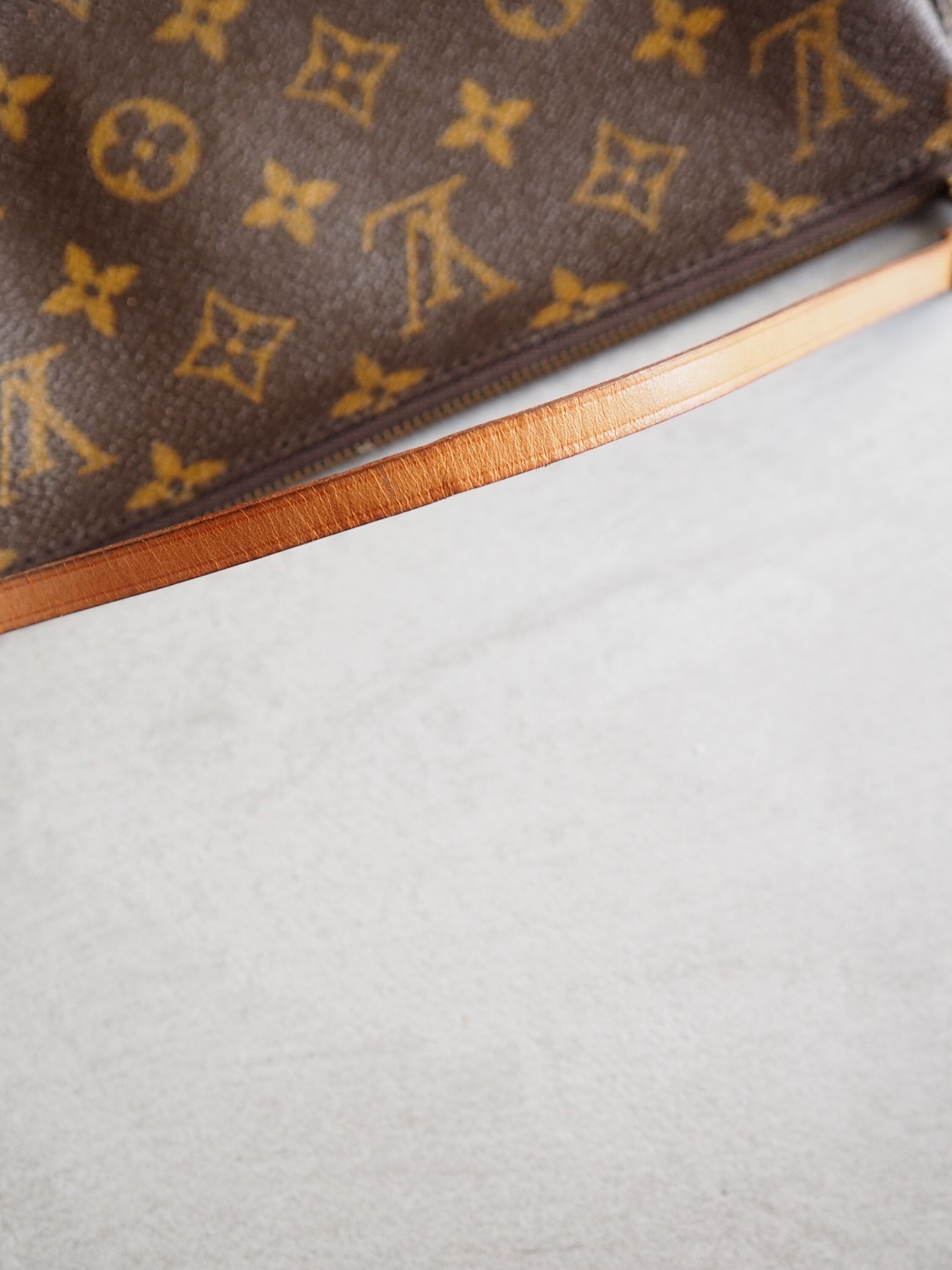 LOUIS VUITTON Monogram Pochette Accessoires Pouch Mini hand Bag Vintage Authentic