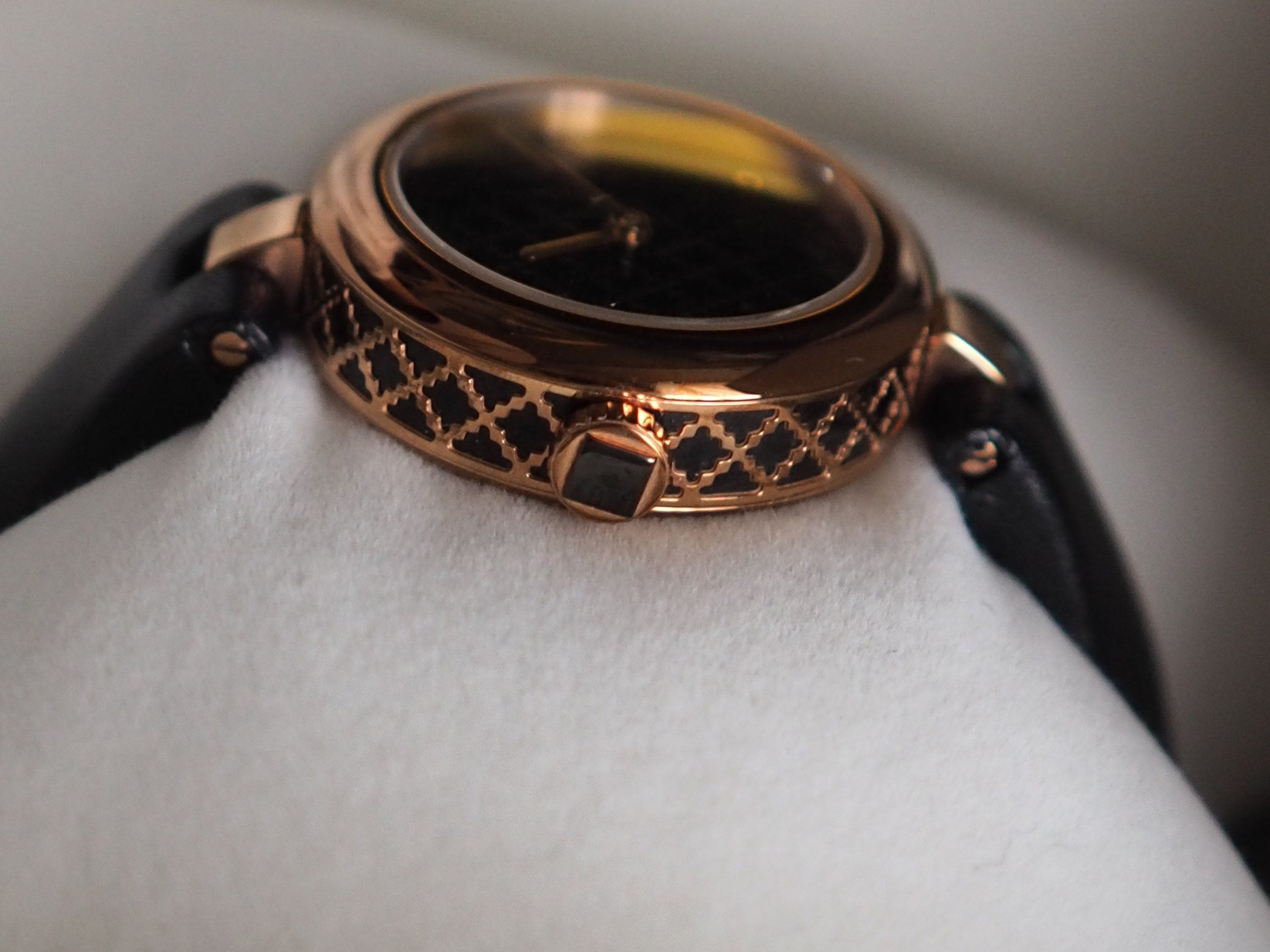 GUCCI Diamantissima Watch Wristwatch Gold Black Leather