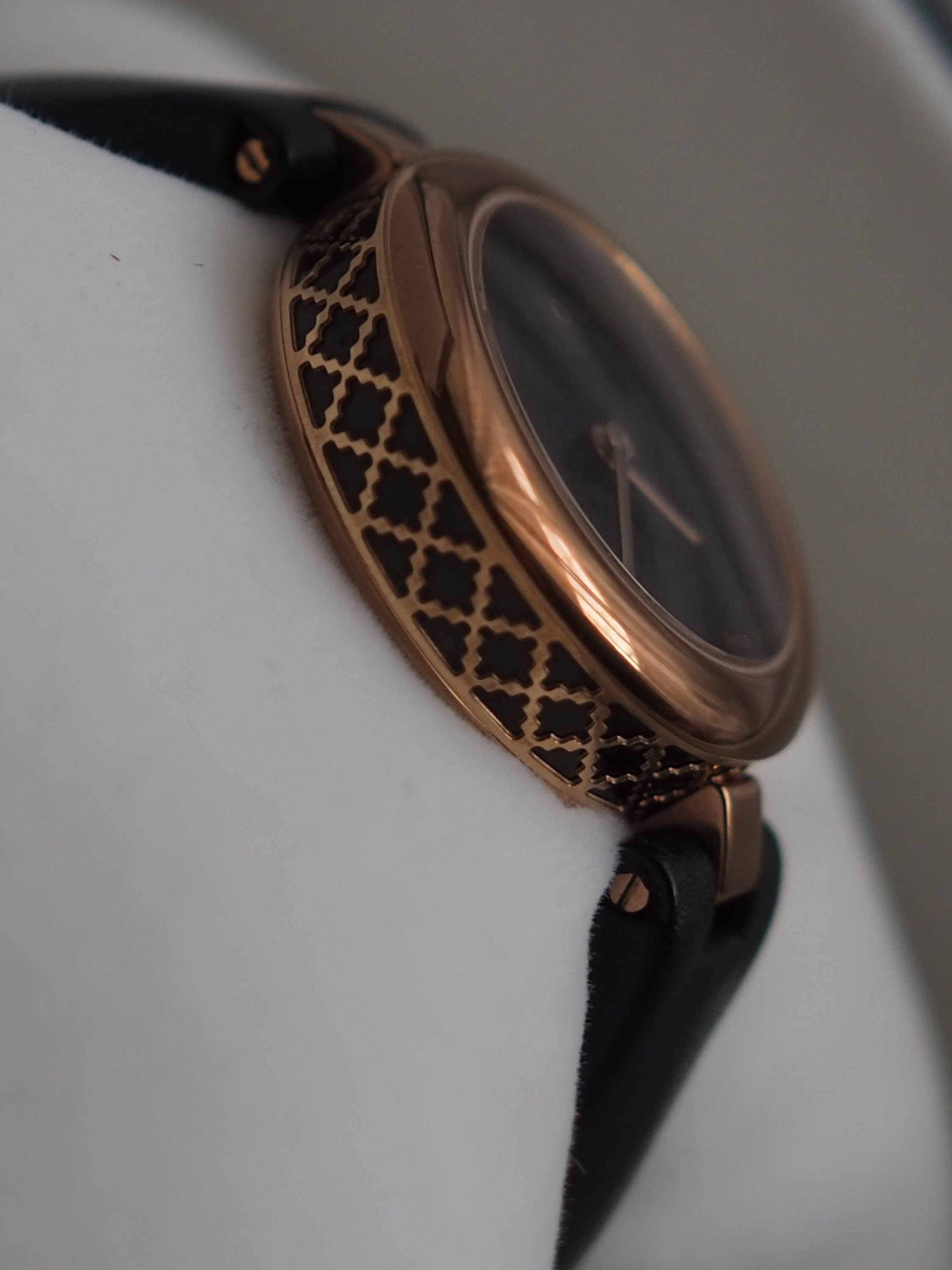 GUCCI Diamantissima Watch Wristwatch Gold Black Leather