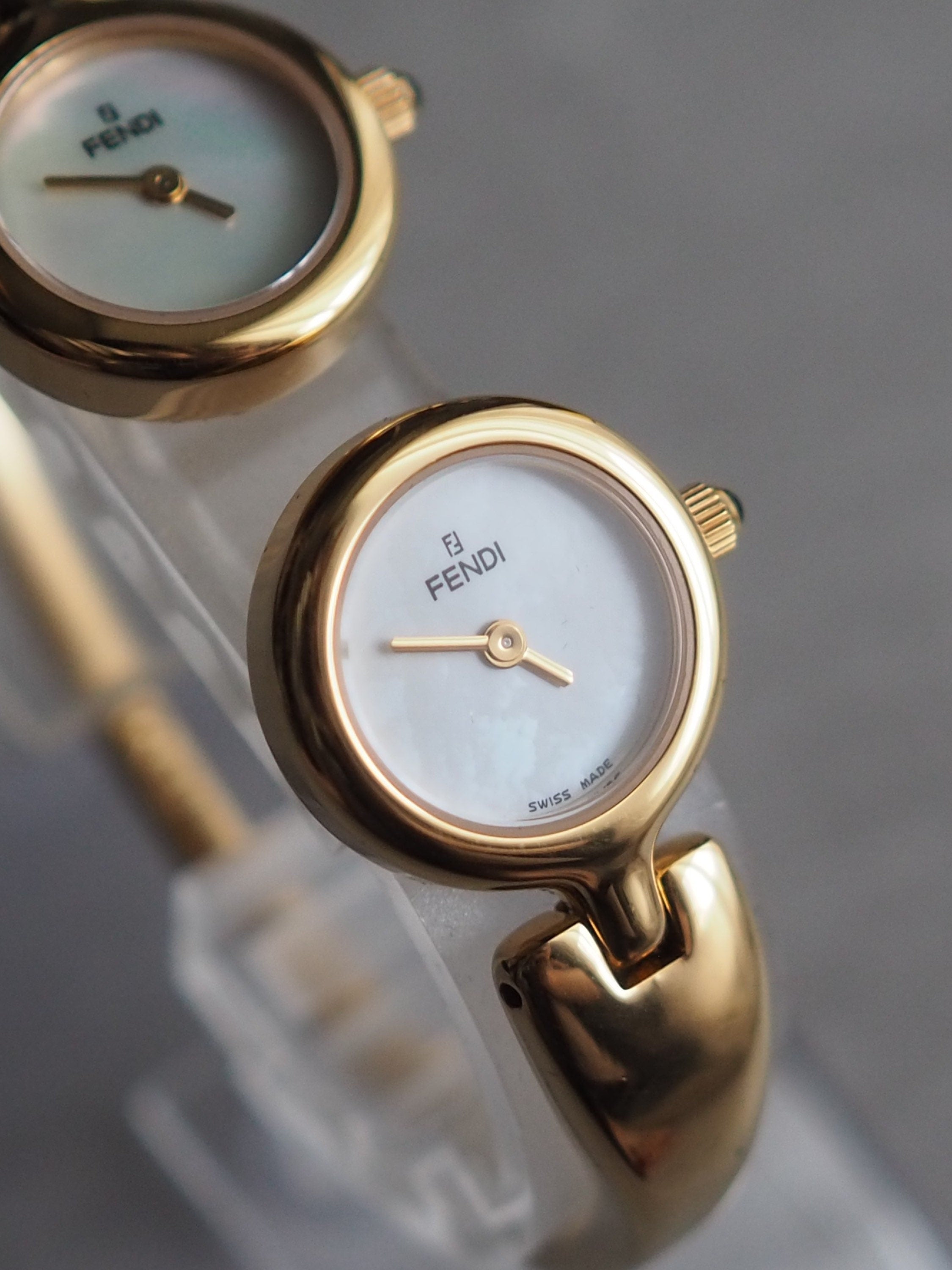 FENDI Double Face Bangle Shell Dial 620L Quartz Gold color Vintage Authentic