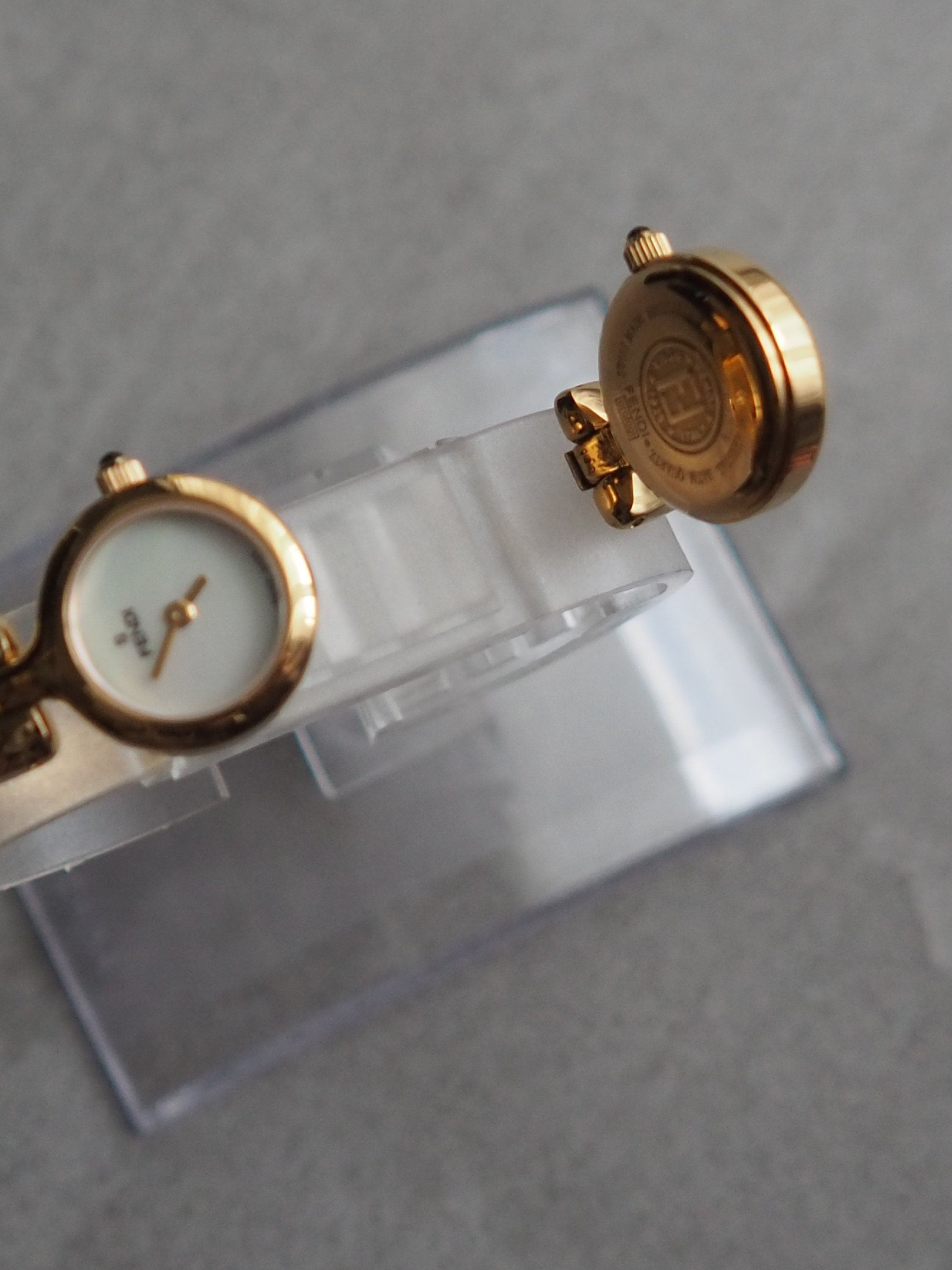 FENDI Double Face Bangle Shell Dial 620L Quartz Gold color Vintage Authentic