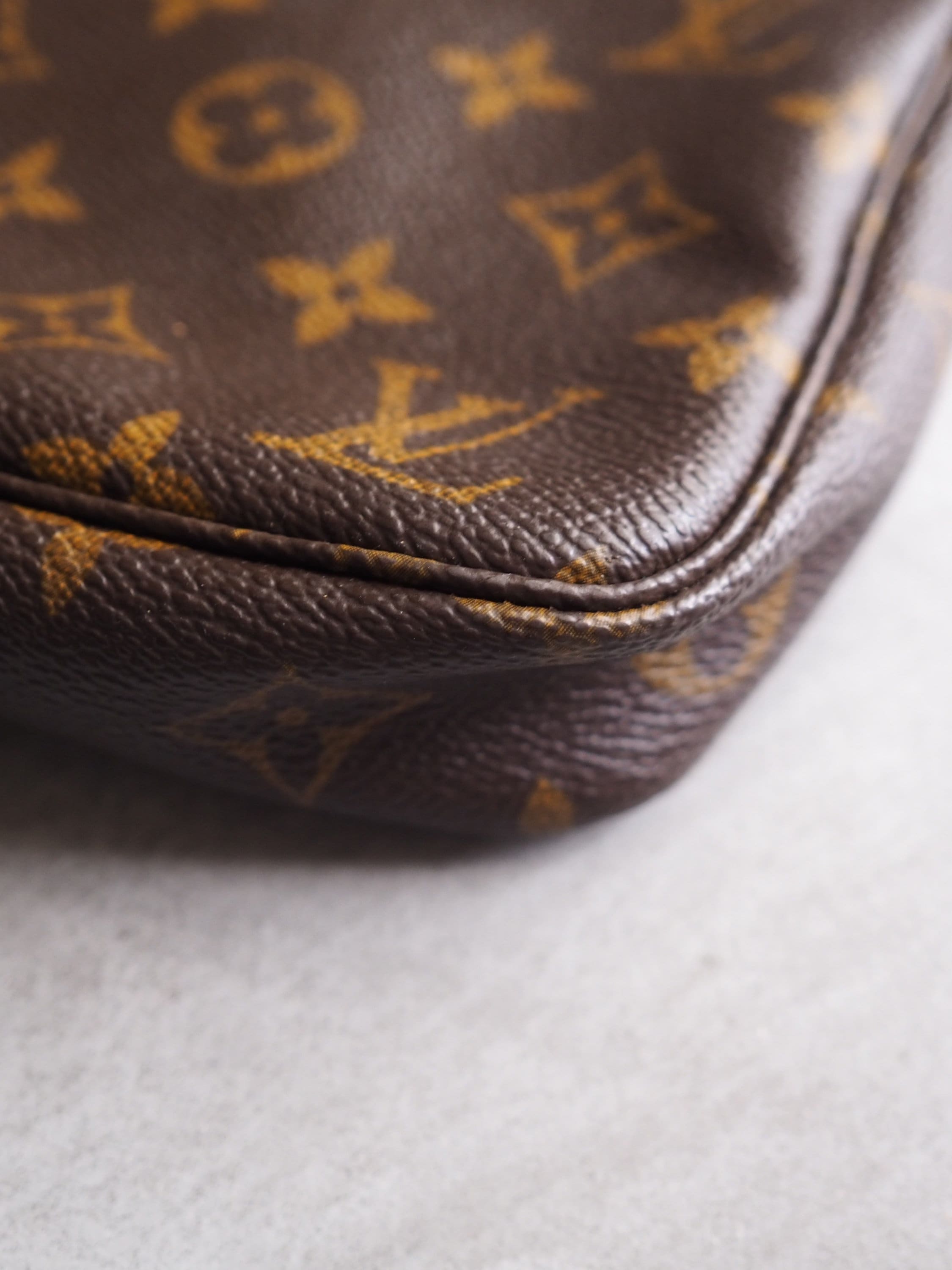 LOUIS VUITTON Monogram Pochette Accessoires Pouch Mini hand Bag Vintage Authentic