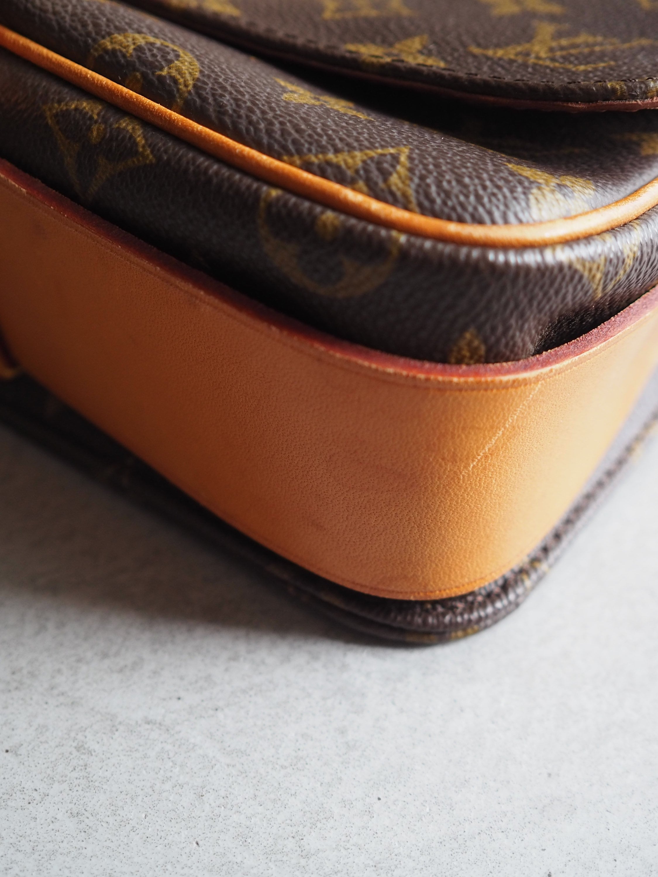 LOUIS VUITTON Monogram Mini Cartouchiere MM Shoulder bag Vintage Authentic