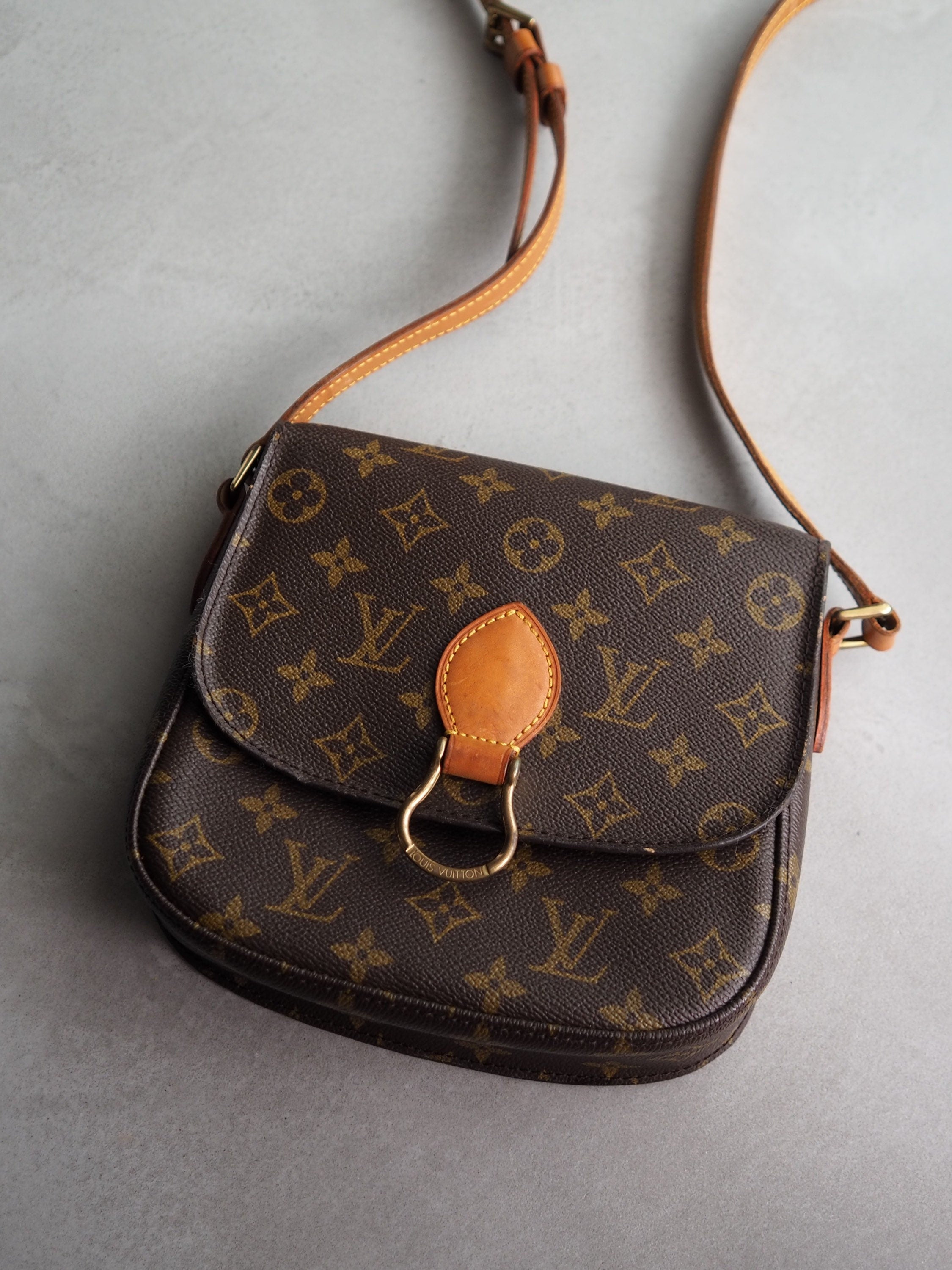 LOUIS VUITTON Monogram Saint Cloud MM Shoulder Bag lV Vintage Cross body Authentic