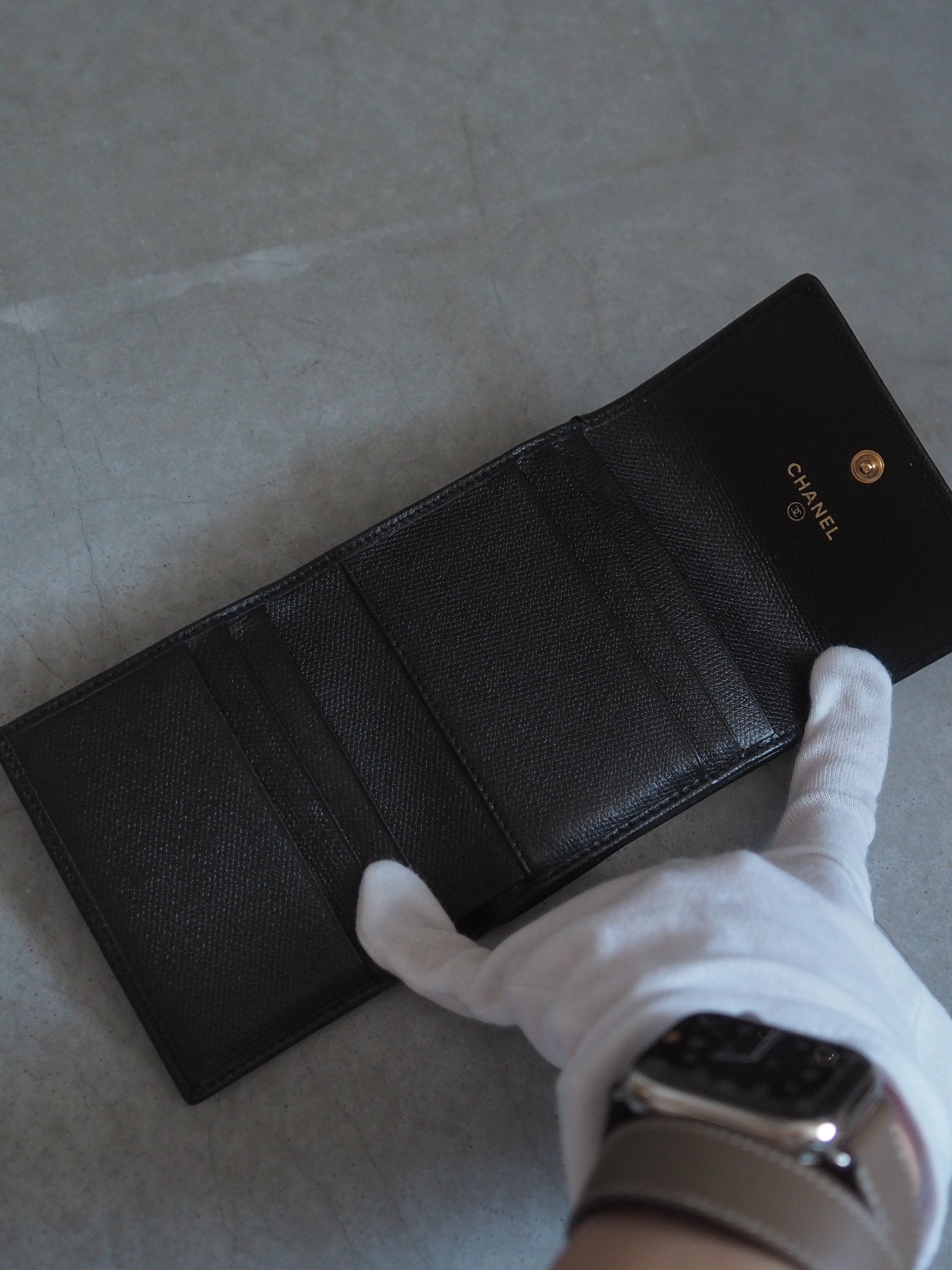 CHANEL COCO Button Wallet Compact Purse CC Leather Black Authentic Vintage Box