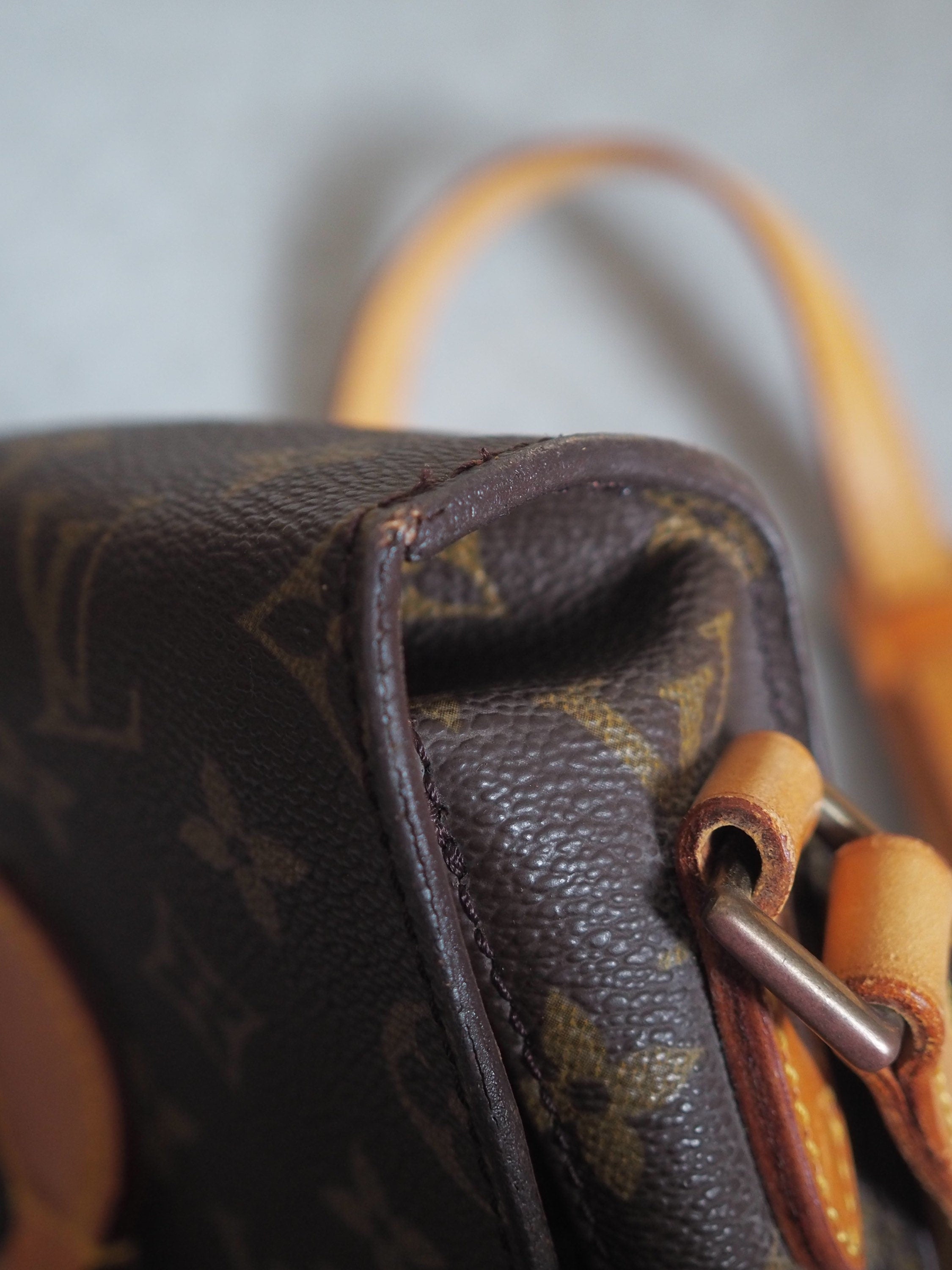 LOUIS VUITTON Monogram Saint Cloud PM Shoulder Bag lV Vintage Cross body Authentic