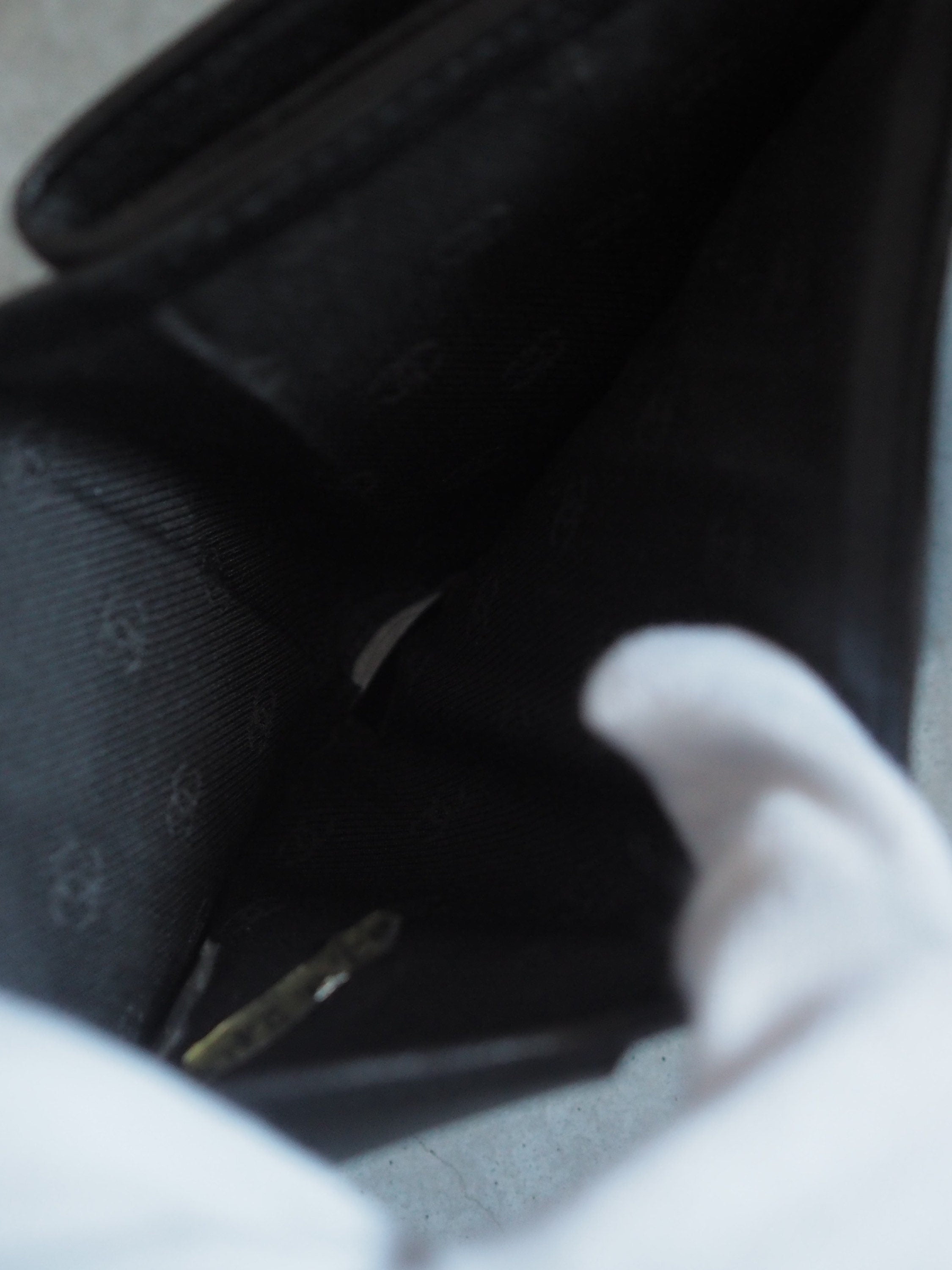 CHANEL COCO Button Wallet Compact Purse CC Leather Black Authentic Vintage Box