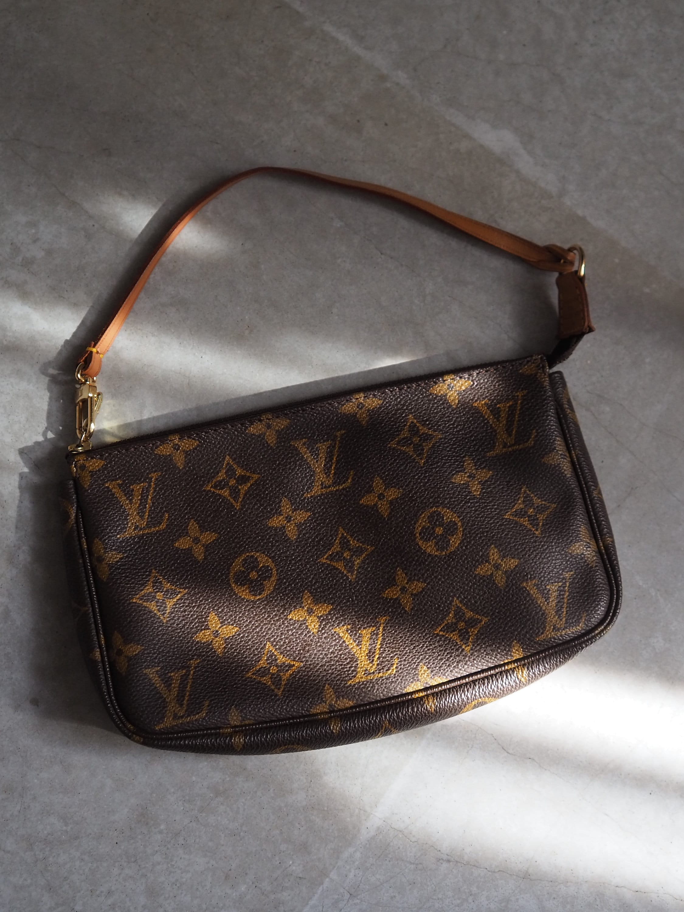 LOUIS VUITTON Monogram Pochette Accessoires Pouch Mini hand Bag Vintage Authentic