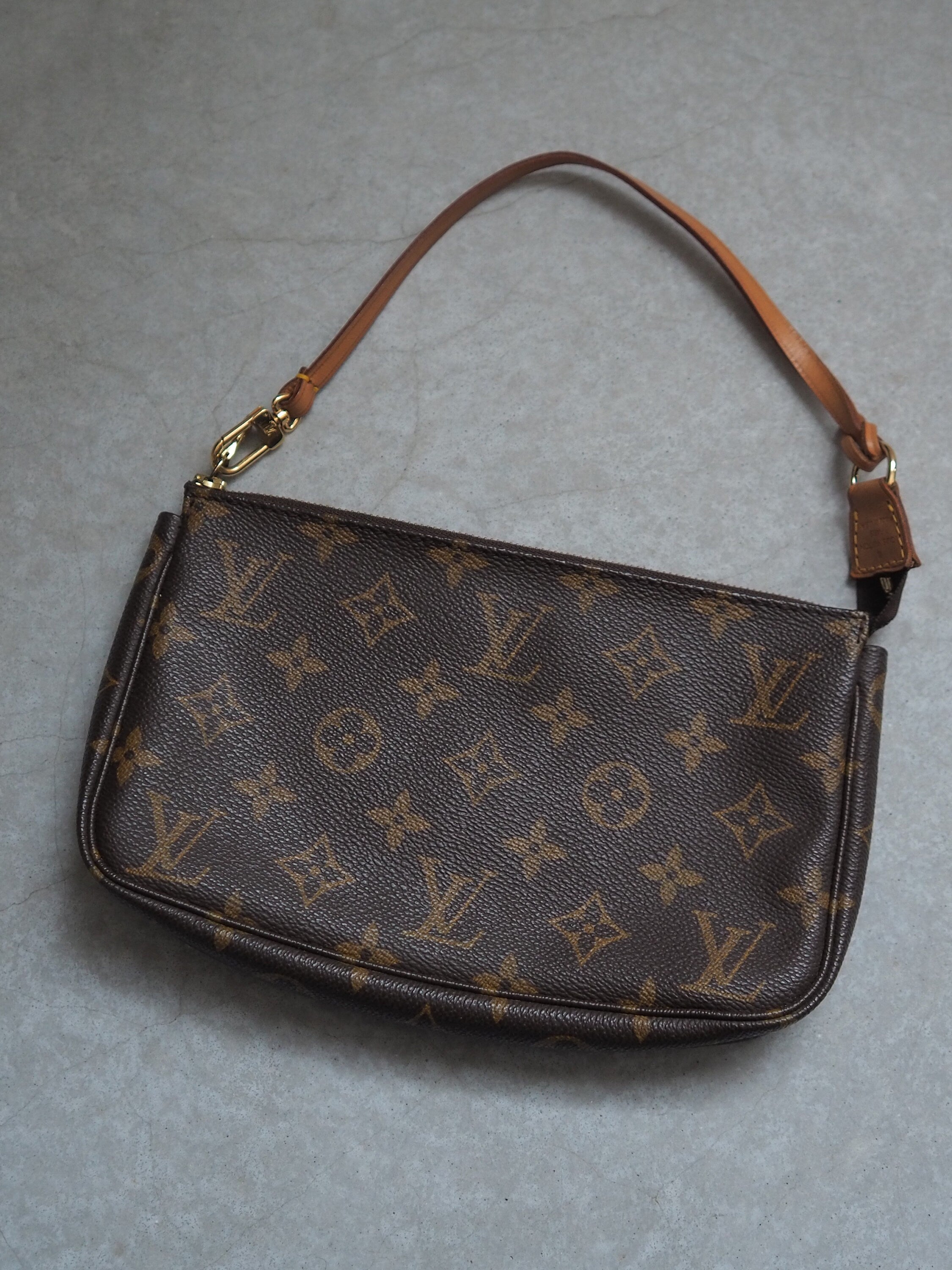 LOUIS VUITTON Monogram Pochette Accessoires Pouch Mini hand Bag Vintage Authentic