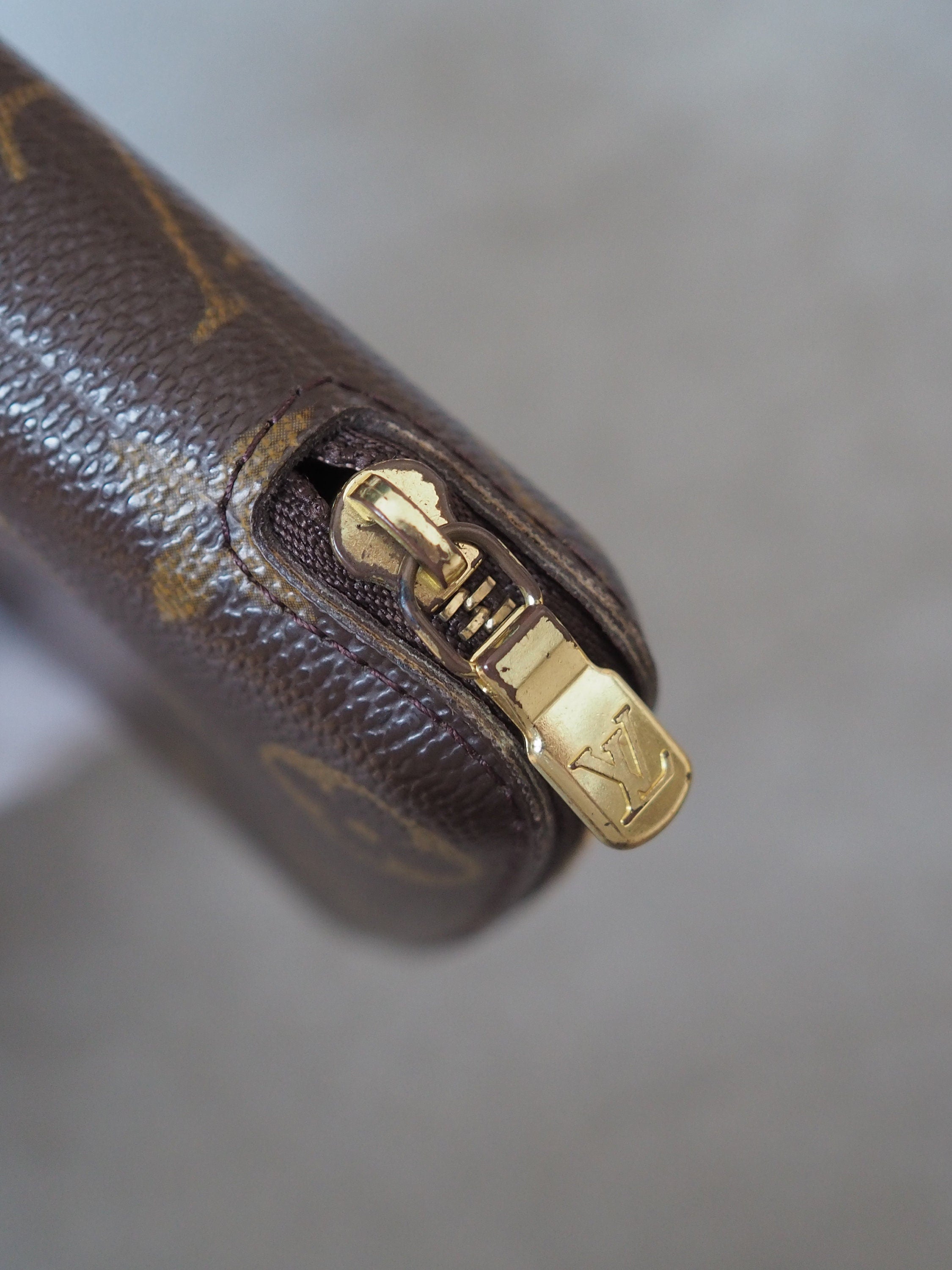 LOUIS VUITTON Monogram Zip Wallet Passport Card Pas Case Agenda Brown With Pen Vintage Authentic