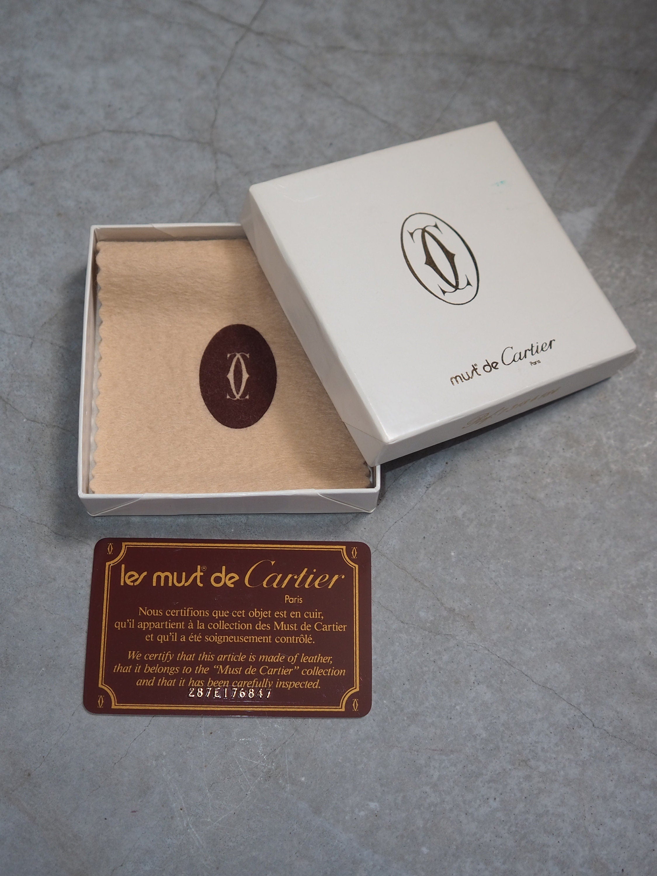 Must De Cartier Coin Case Wallet Red Bordeaux Leather MASTLINE Vintage Authentic