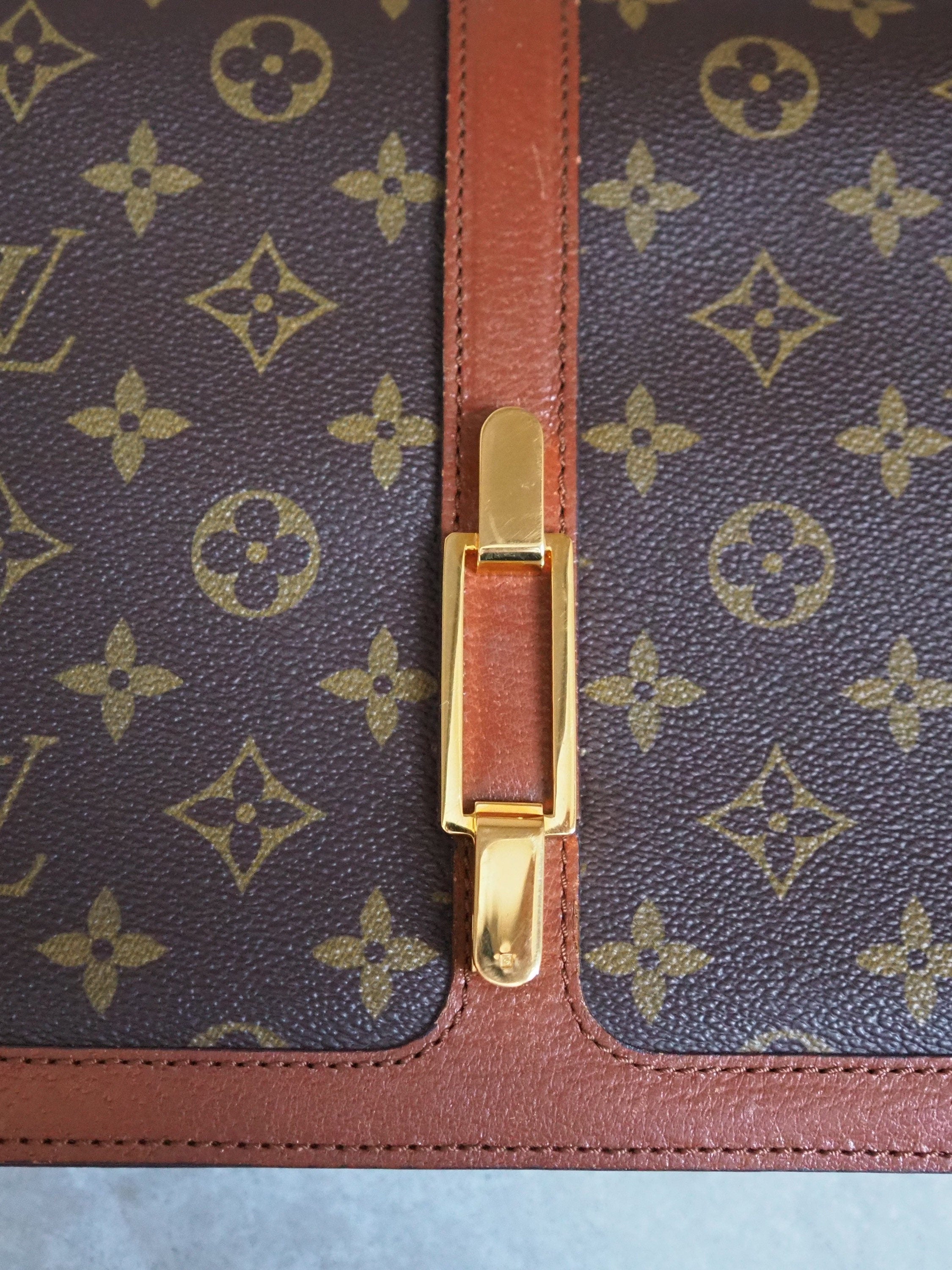LOUIS VUITTON Monogram Sac Rond Point Shoulder Bag D5107 Authentic