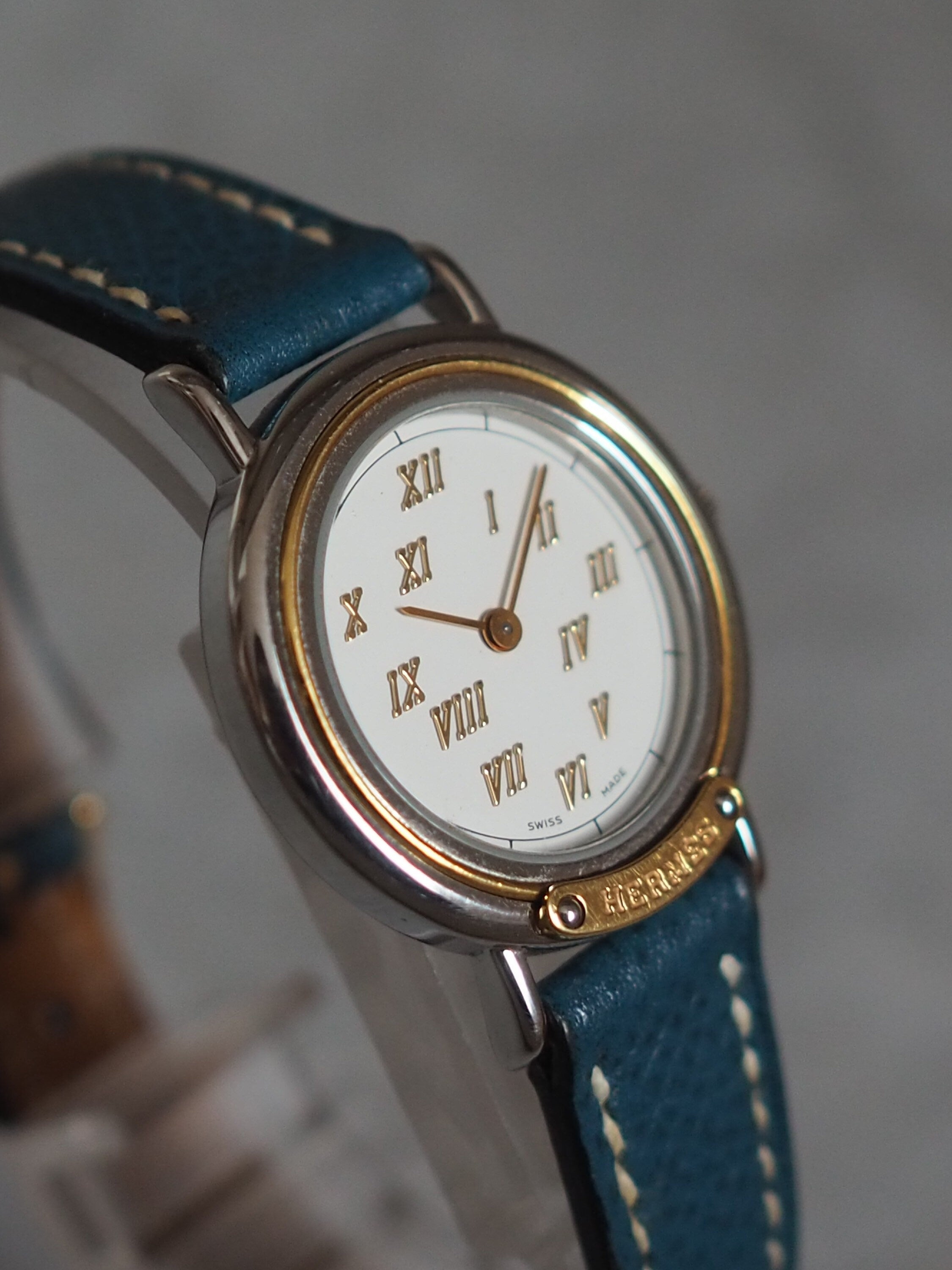 HERMES Meteor Watch Quartz Gold Silver Dial Blue Leather Ladies Wristwatch Vintage Authentic