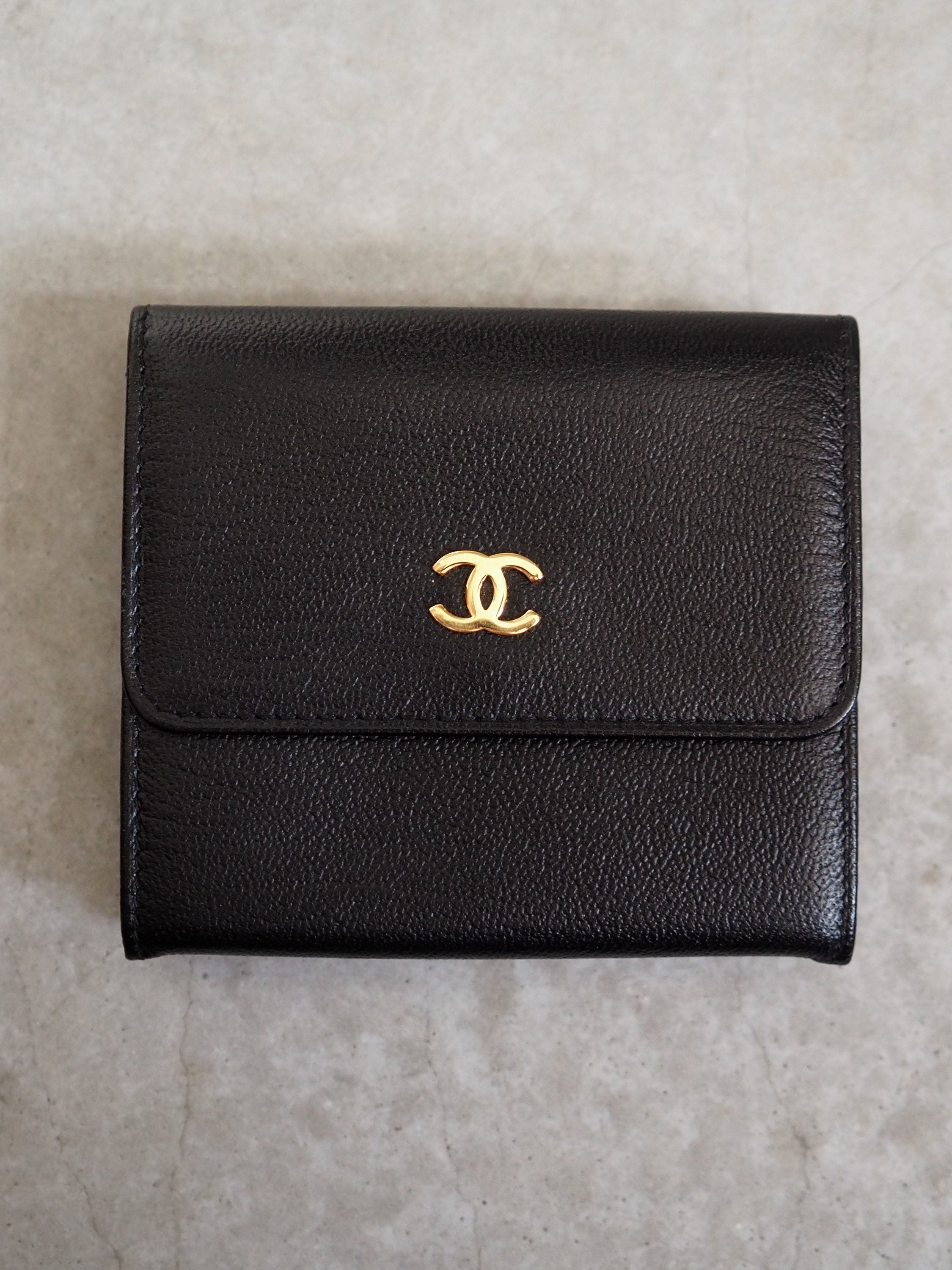 CHANEL COCO Wallet Compact Purse CC Leather Black Authentic Vintage