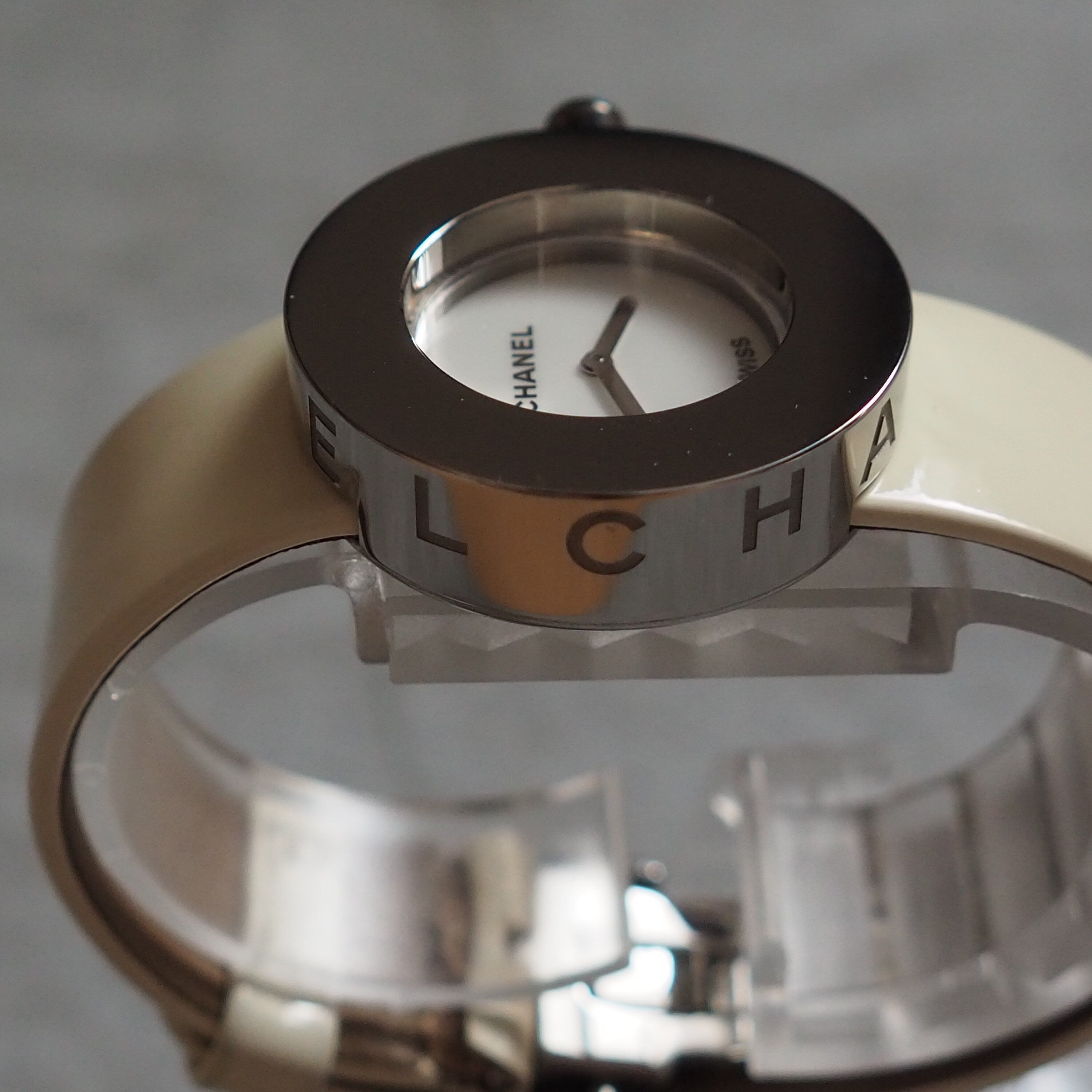 CHANEL La Ronde Watch Wristwatch White Dial Silver Metal Quartz Vintage Authentic