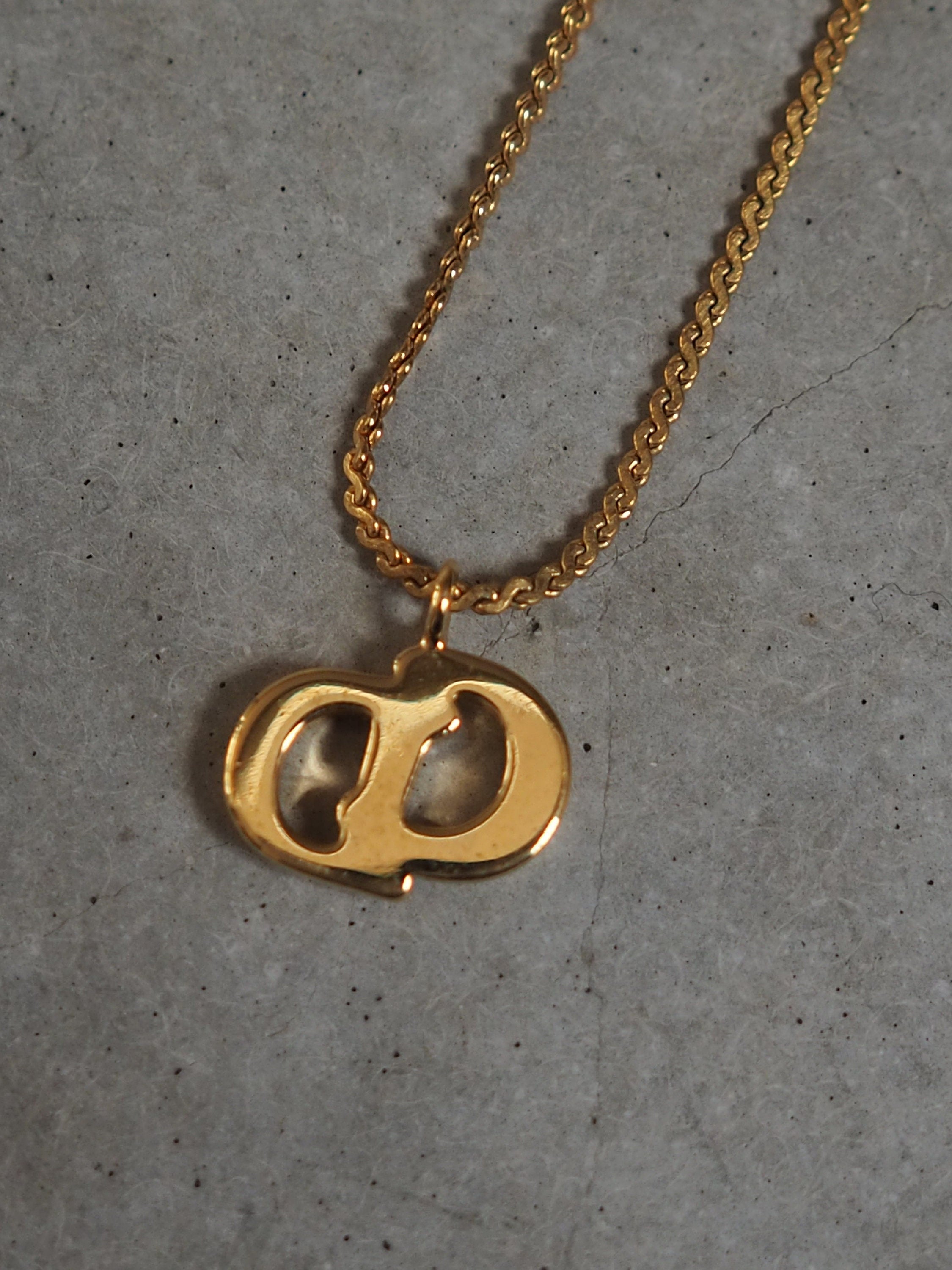 Christian Dior Necklace CD Logo Vintage Metal Gold Authentic