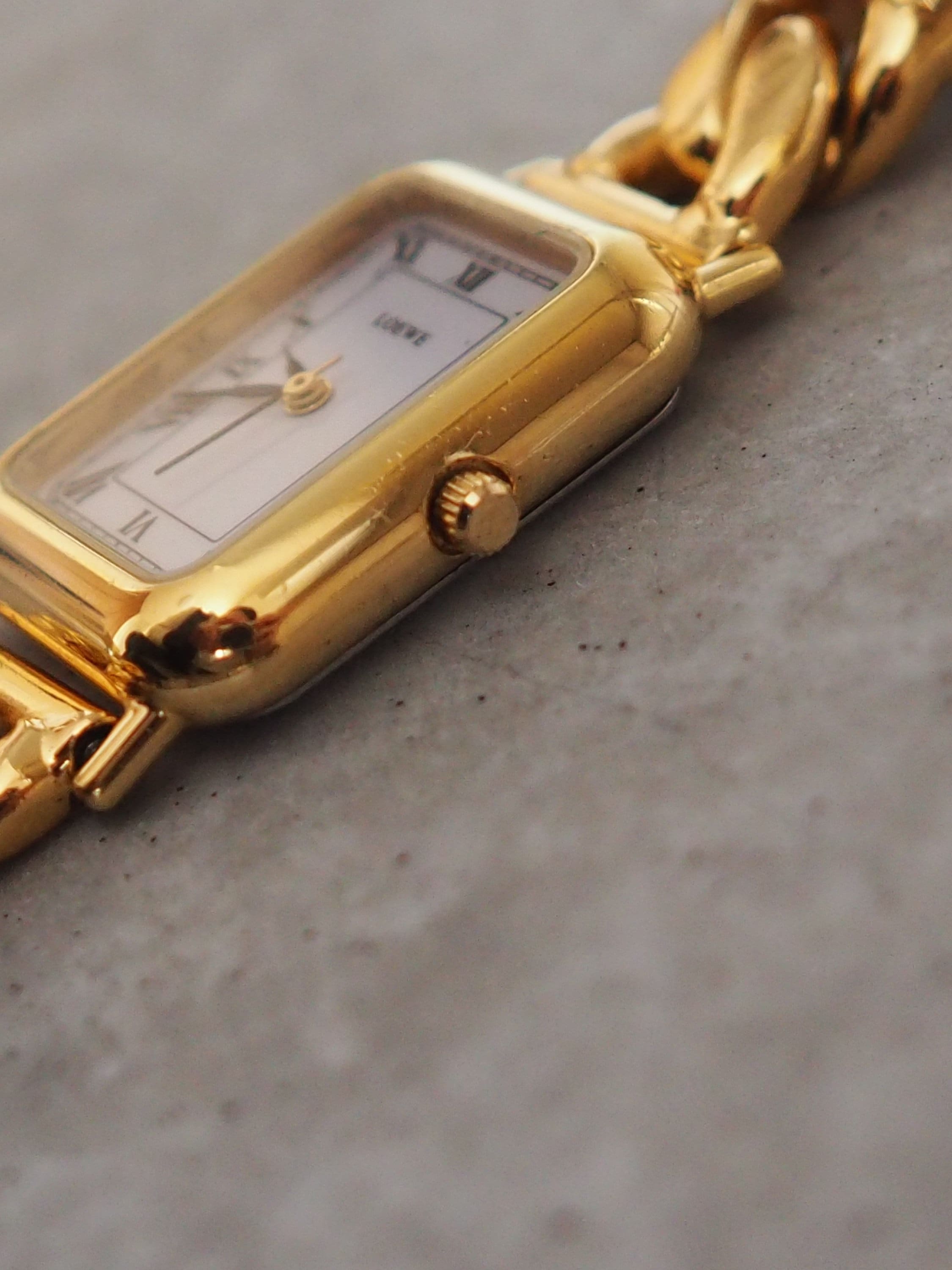 LOEWE Watch Wristwatch Gold Metal Steel Black Leather Quartz Vintage Authentic