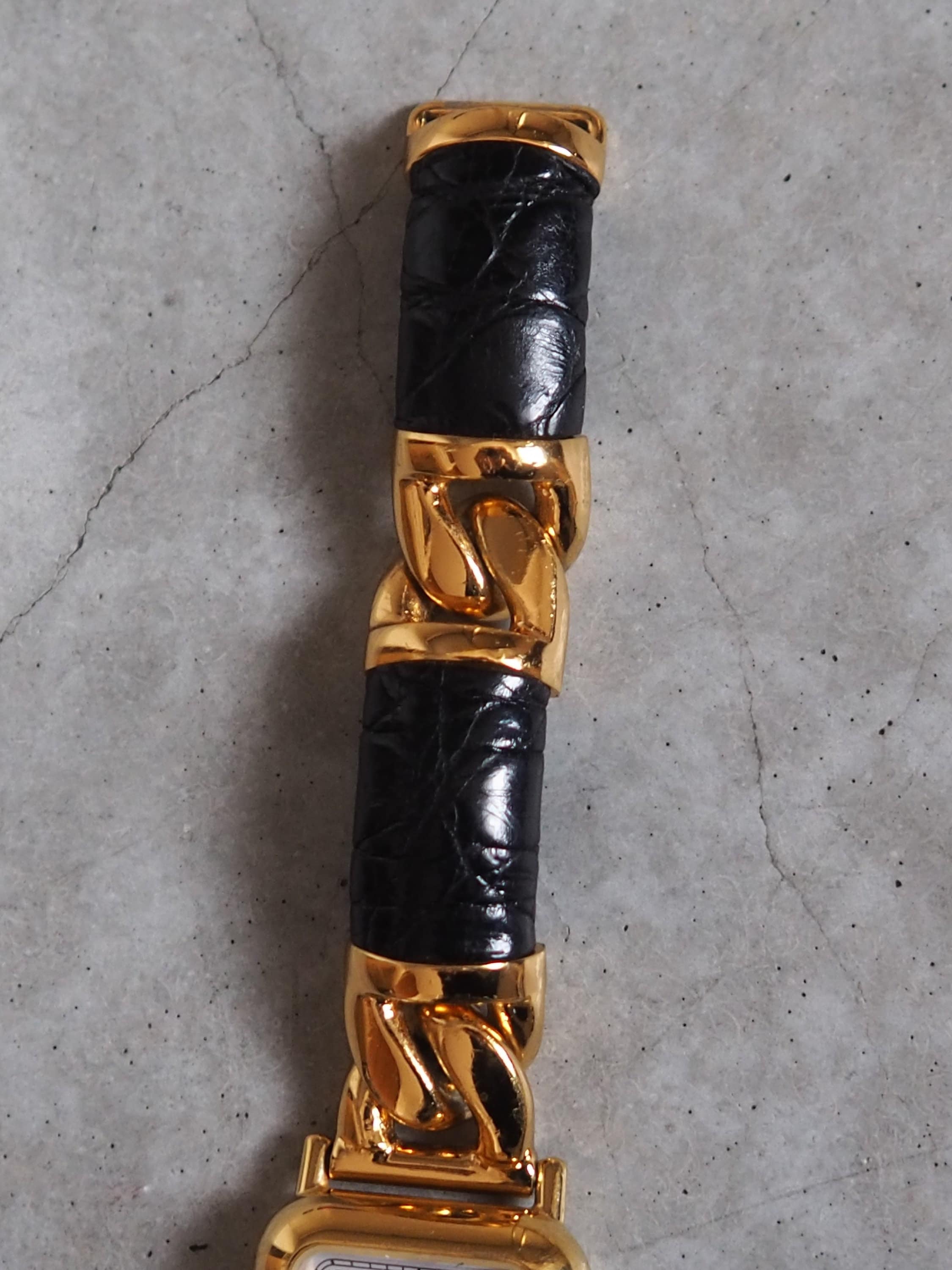 LOEWE Watch Wristwatch Gold Metal Steel Black Leather Quartz Vintage Authentic