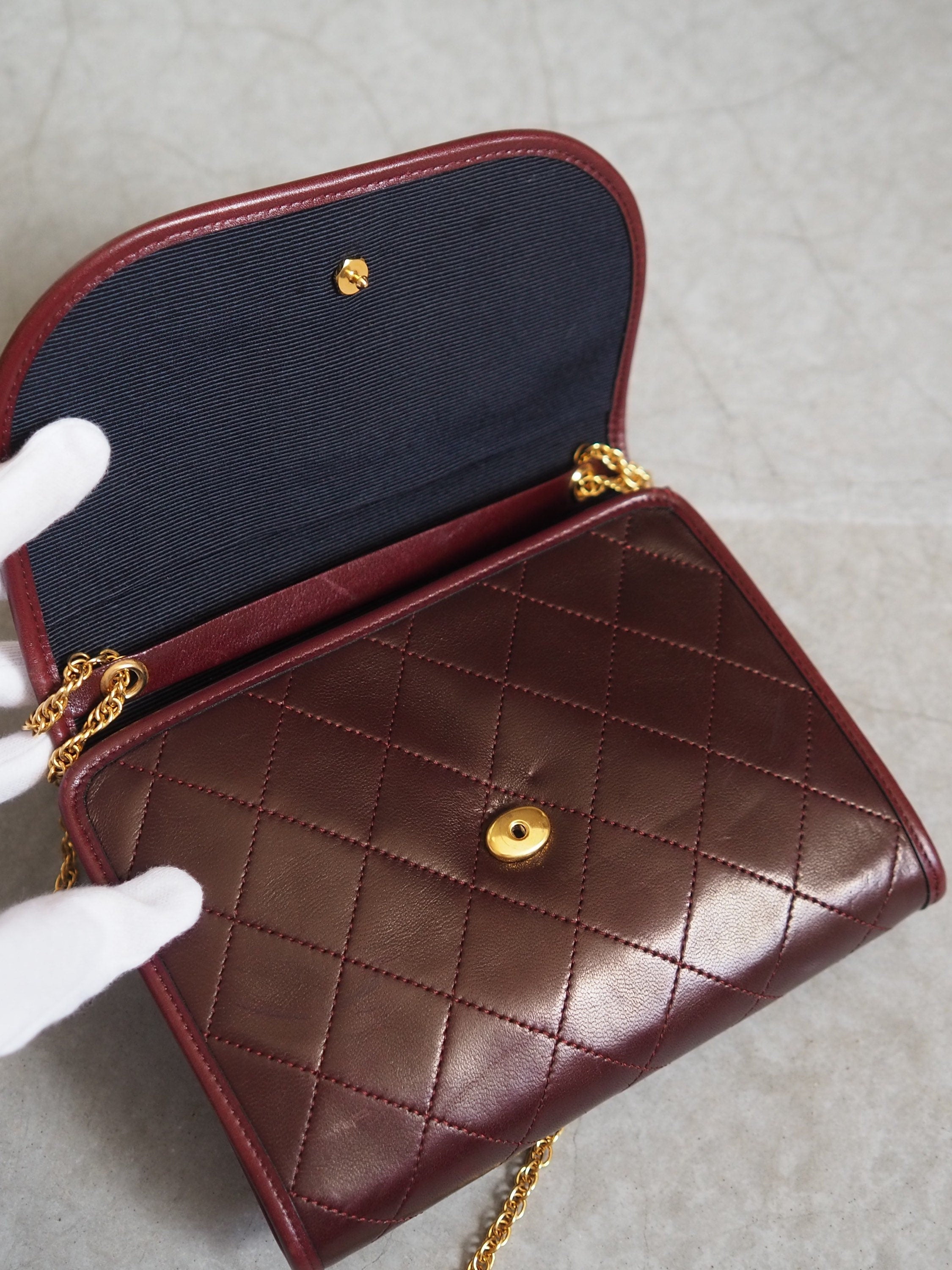 CHANEL Mini Matelasse Quilted CC Chain Shoulder Bag Bordeaux Authentic