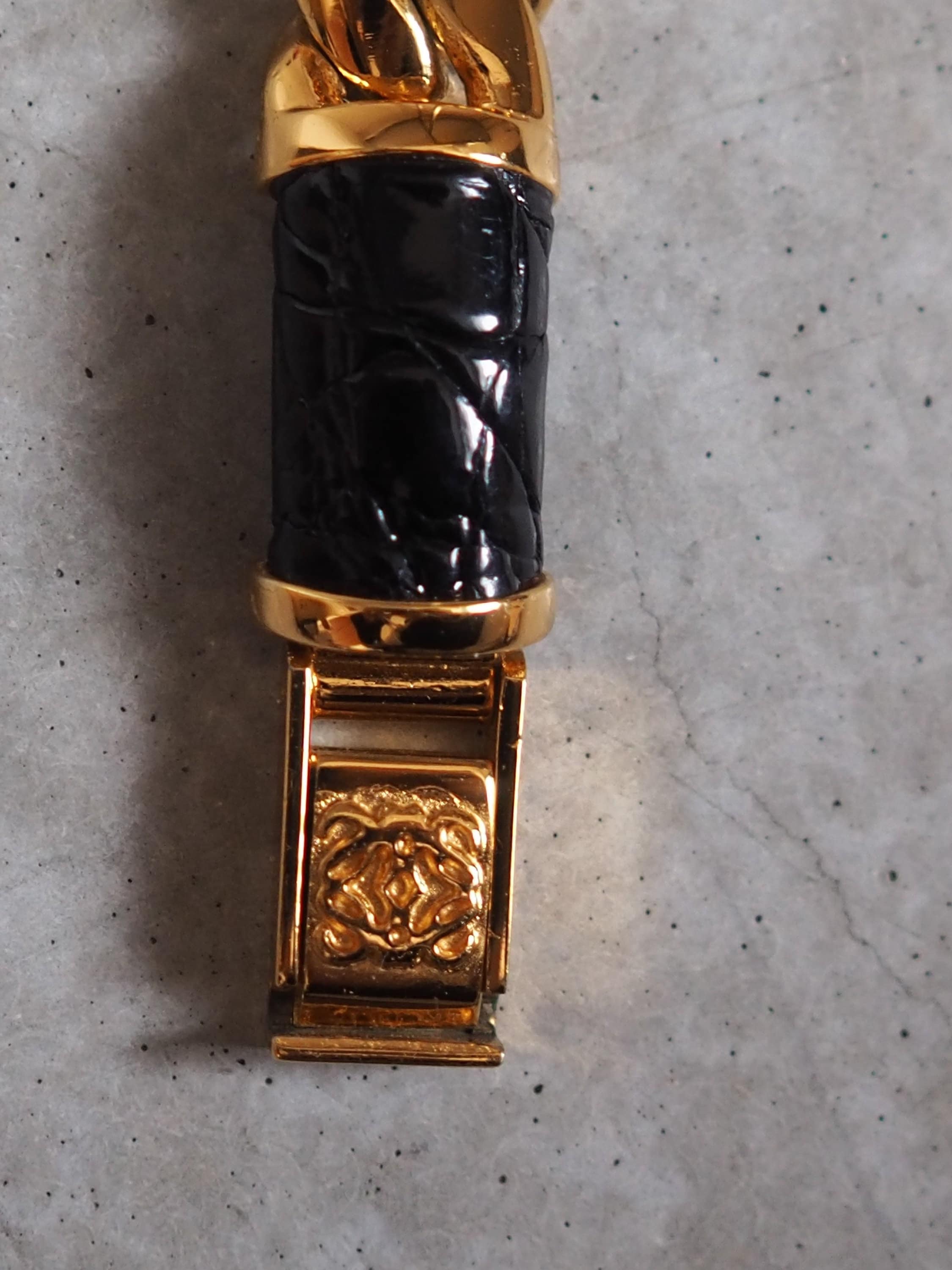 LOEWE Watch Wristwatch Gold Metal Steel Black Leather Quartz Vintage Authentic