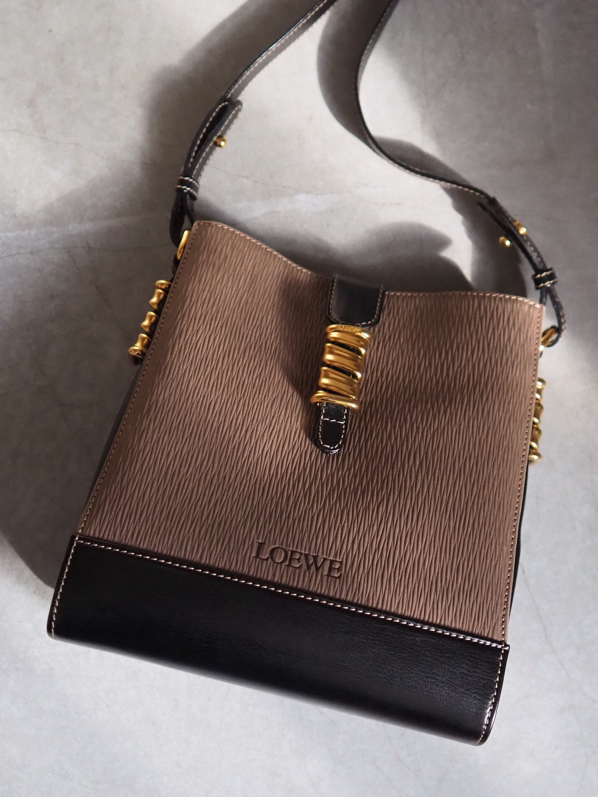 LOEWE ベラスケス ショルダーバッグ ヴィンテージ ツイスト