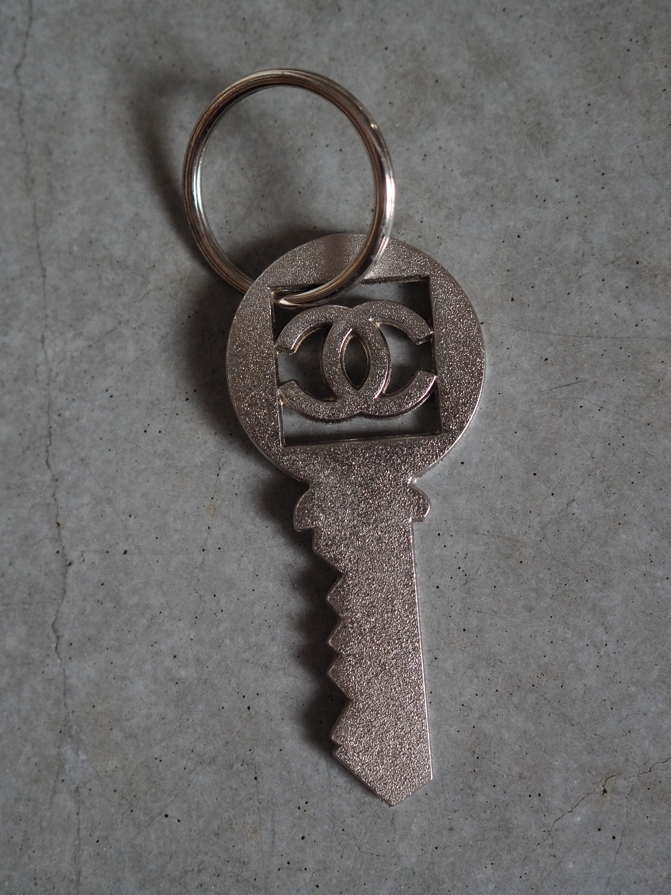 CHANEL COCO Key Ring Purse Silver Metal Vintage Authentic