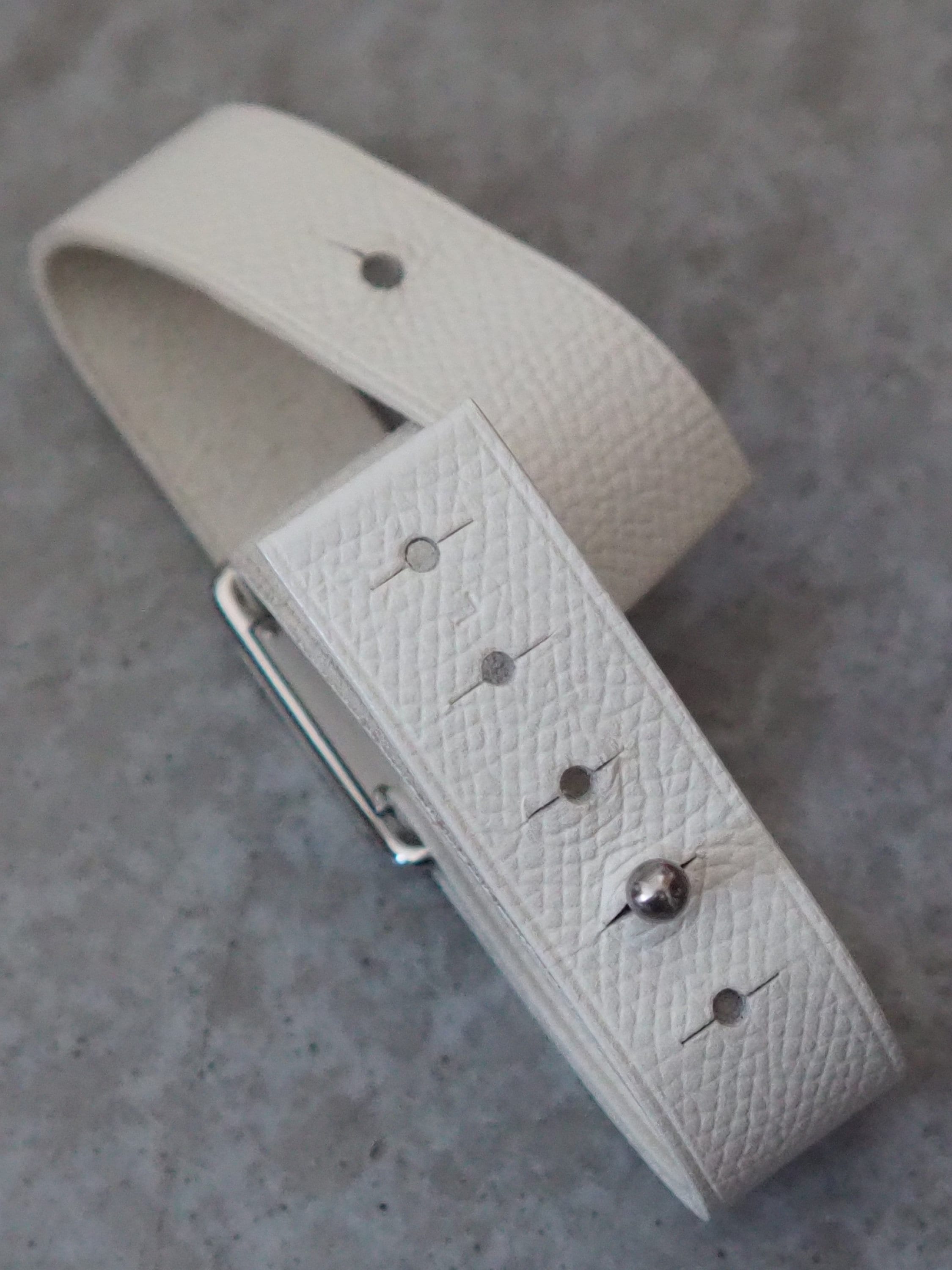 HERMES Valenia Date Silver Dial Quartz Watch Wristwatch Unisex Leather White Band Vintage BA1.210