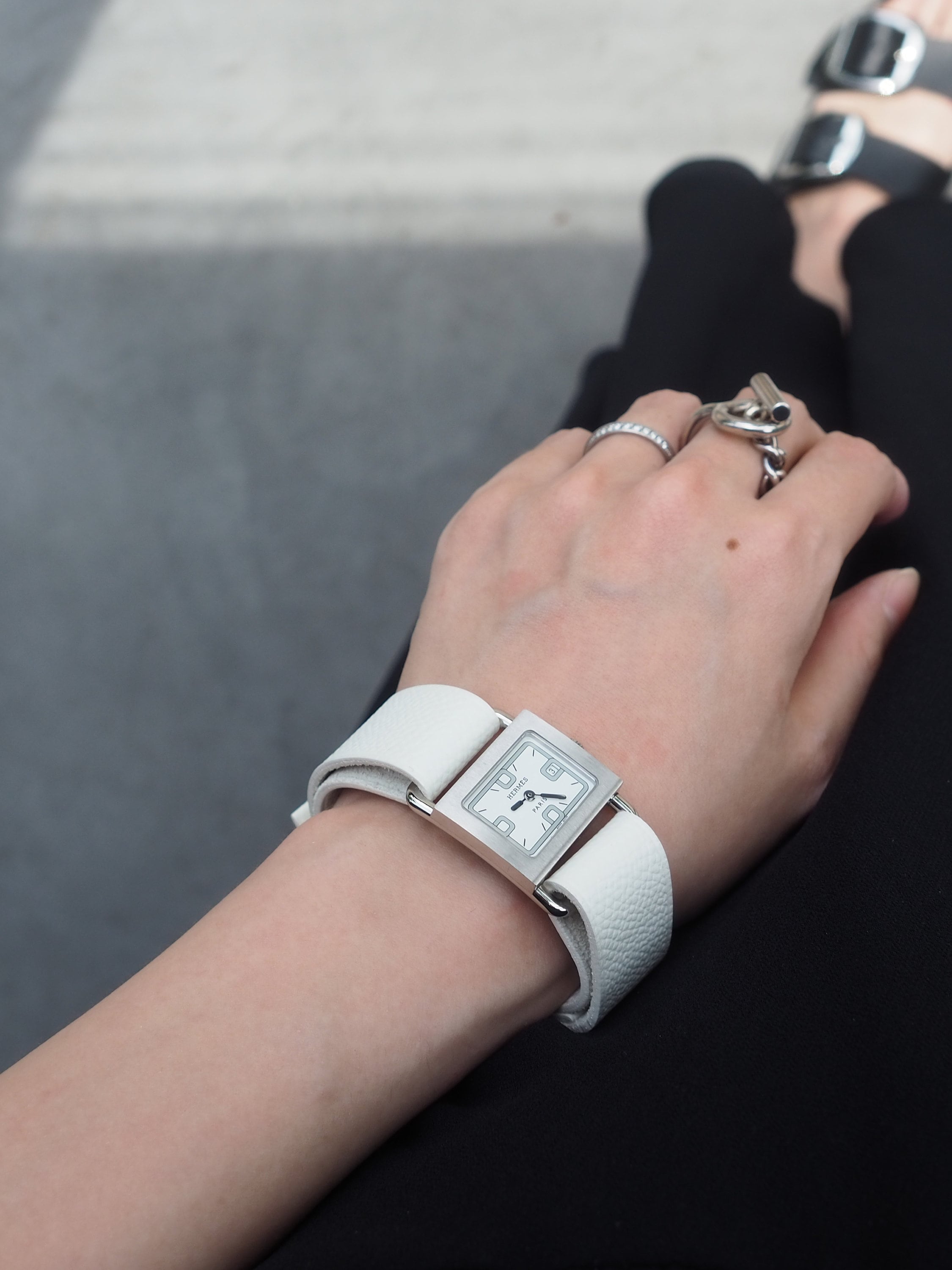 HERMES Valenia Date Silver Dial Quartz Watch Wristwatch Unisex Leather White Band Vintage BA1.210