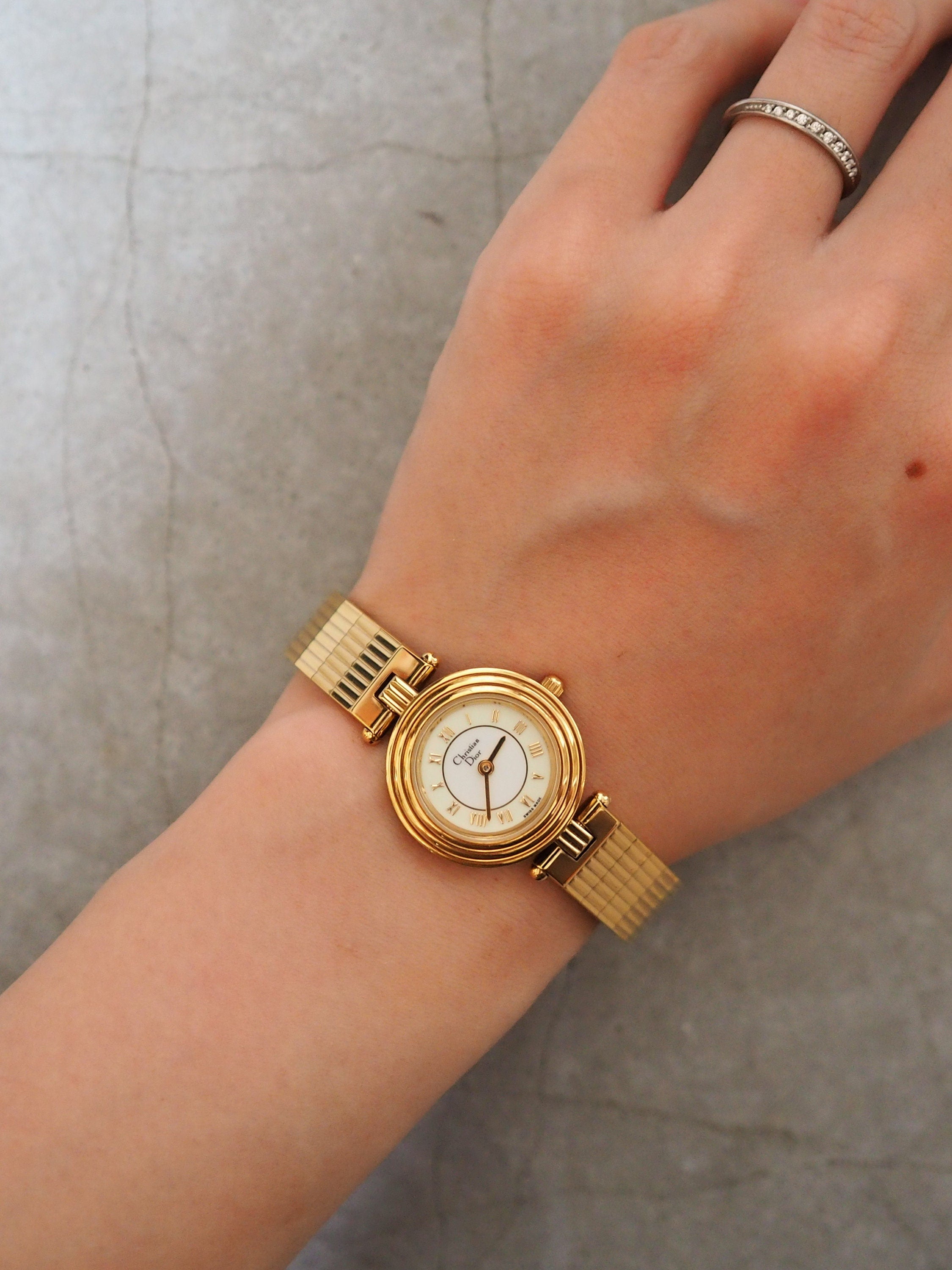 Christian Dior Round Roma Watch Gold Metal Quartz Wristwatch Ladies